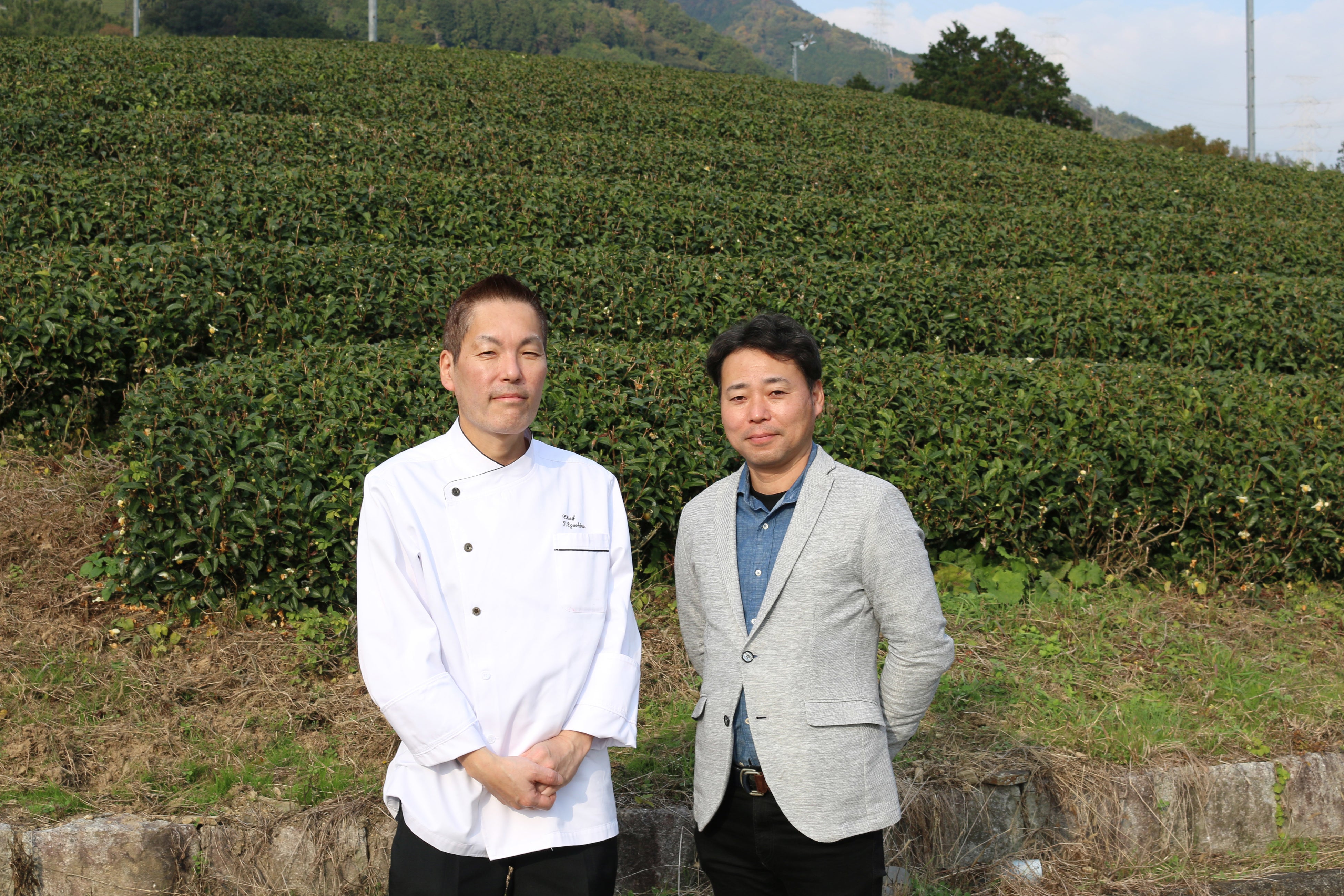 左：ペストリーシェフ江頭哲郎 、右：(有）中井製茶場代表　中井敏太氏