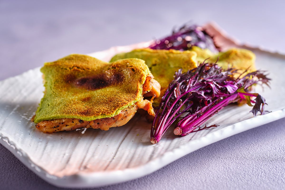 鶏モモ肉のロースト 京都産抹茶風味のヴィエノワーズ 