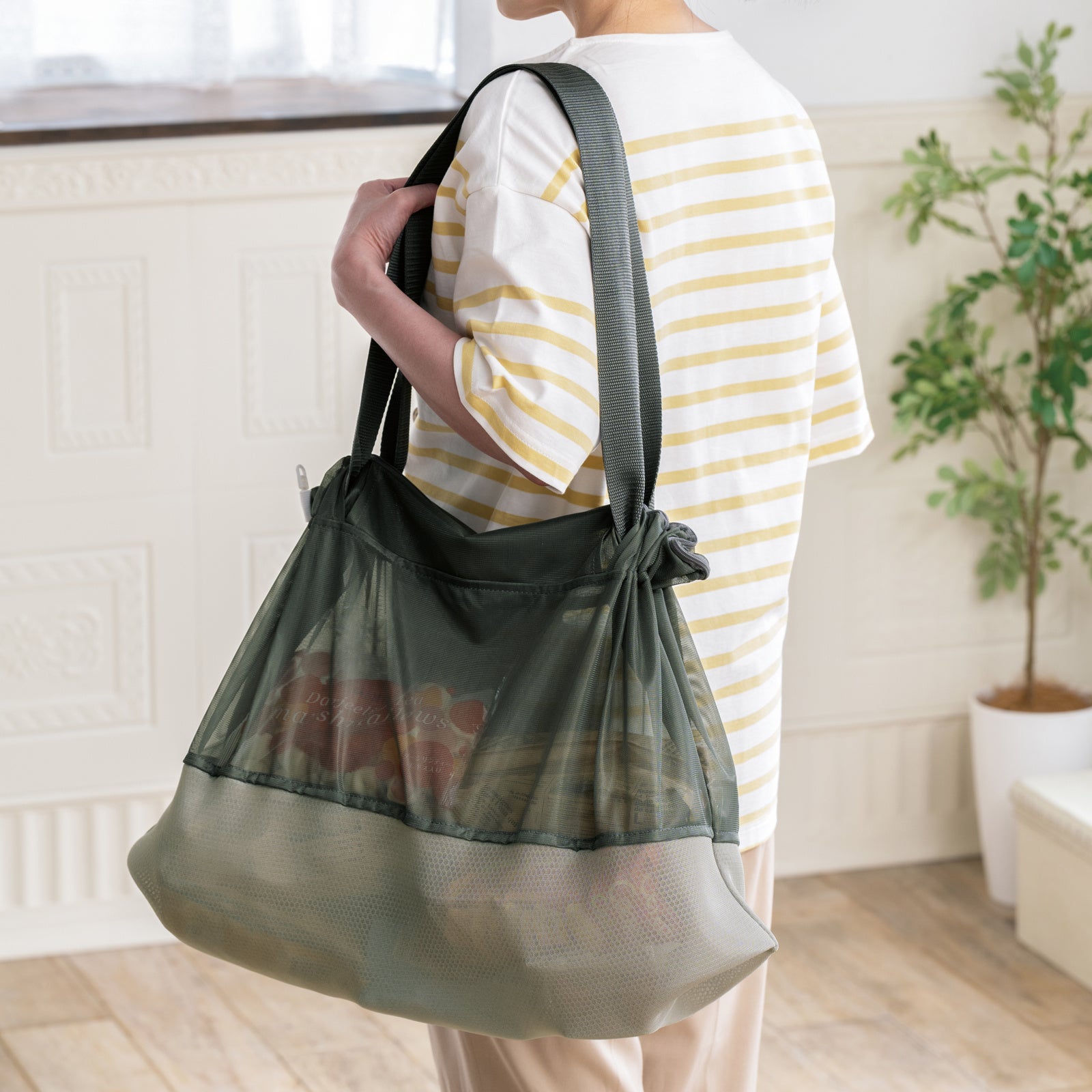 『洗濯機で洗える買い物カゴバッグ』使用シーン