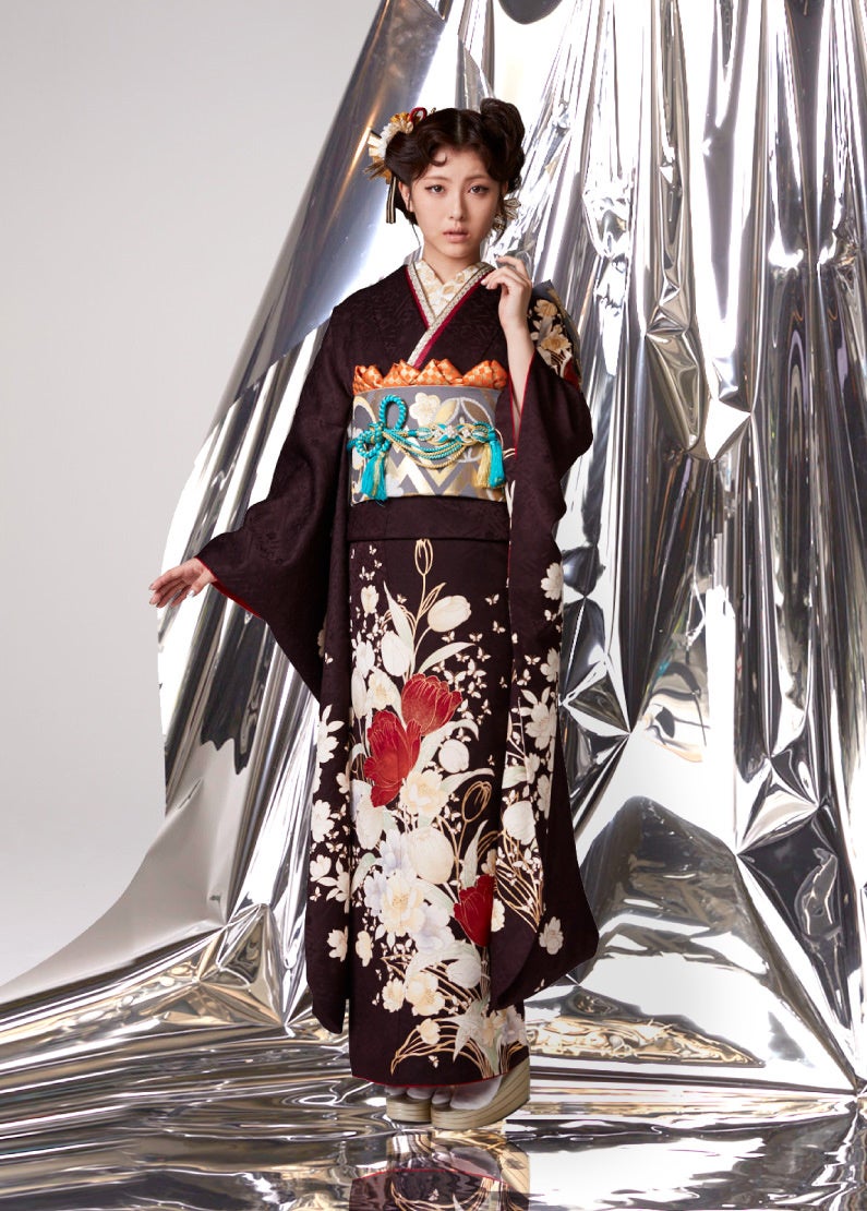 浜辺美波さんが着こなす京都きもの友禅最新振袖コレクション