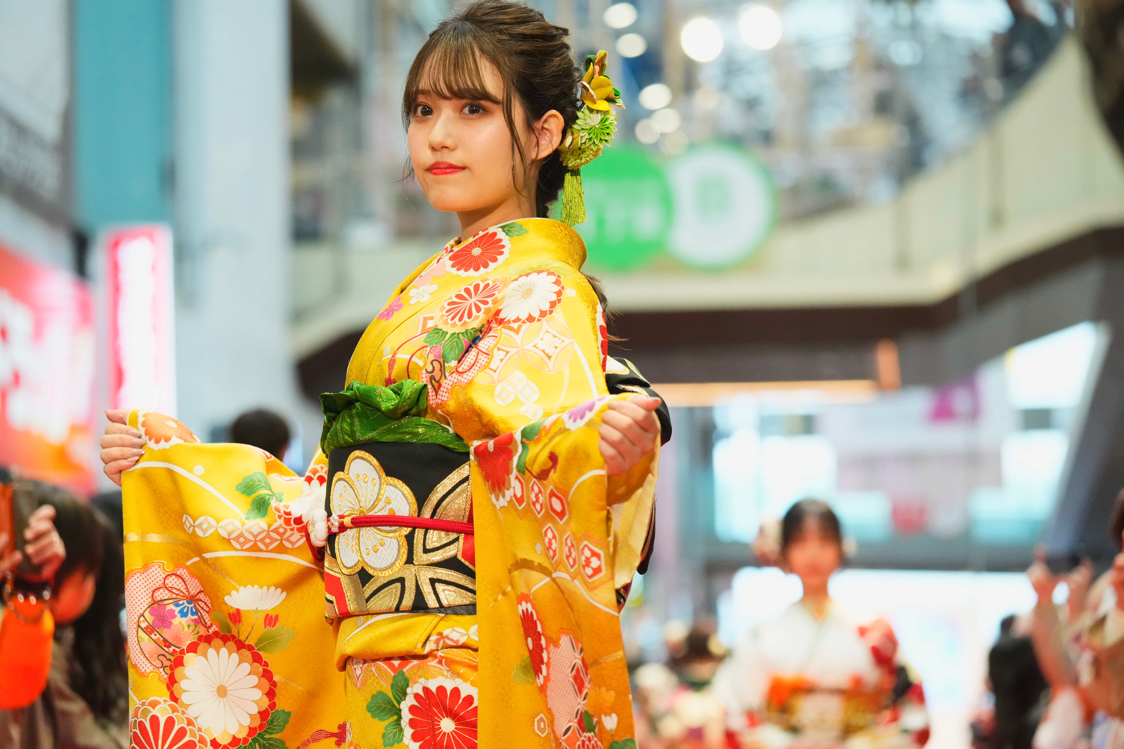 イベントレポート】華やかな振袖を身にまとった山之内すずさんが