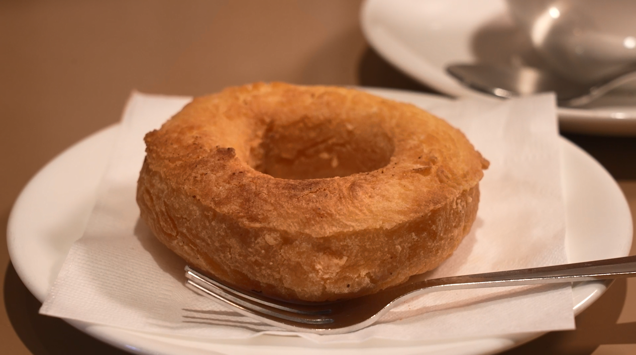  ▲「着物でおでかけVlog」六曜社ドーナッツ