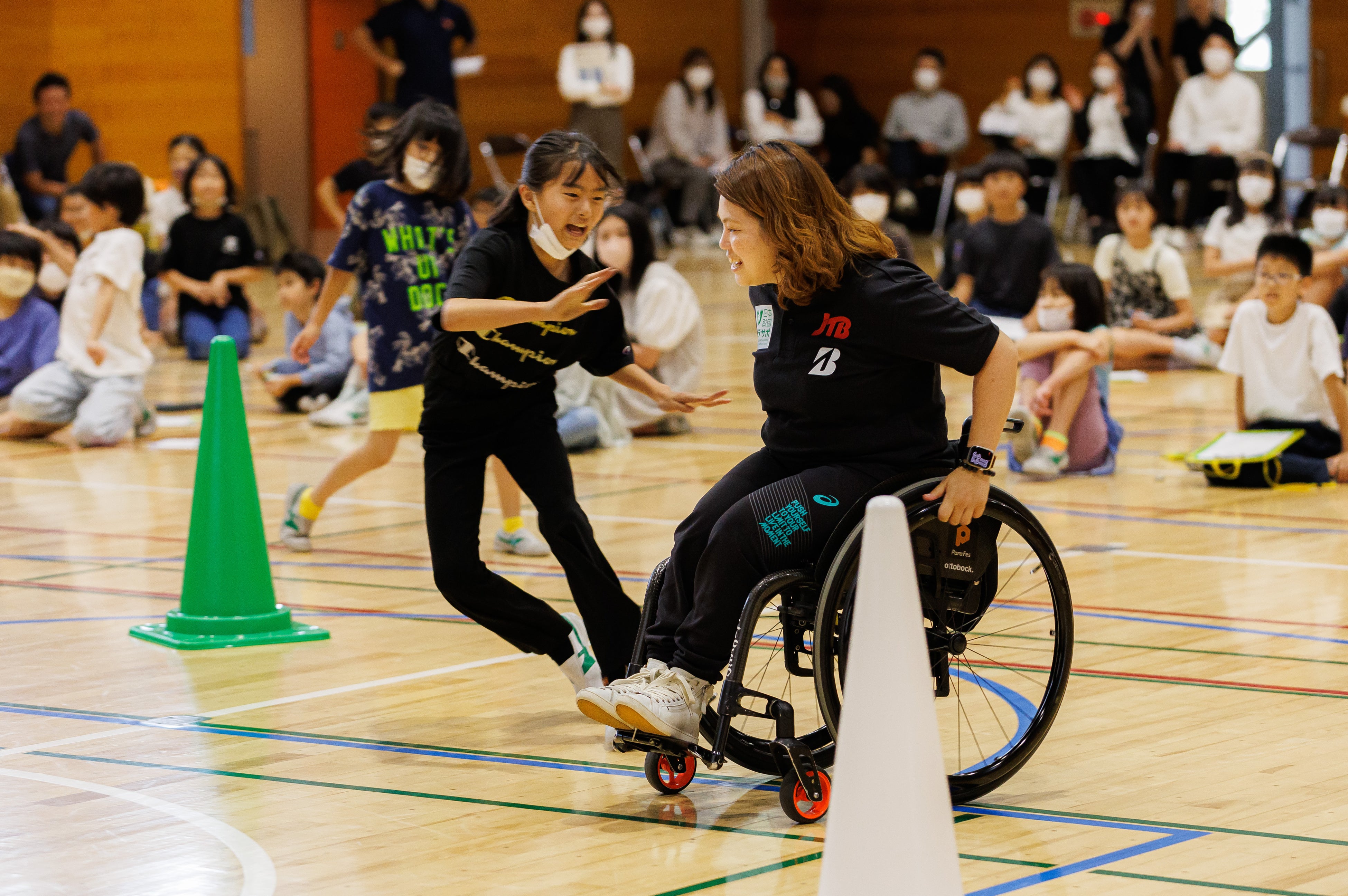 児童たちが考えたルールで鬼ごっこ