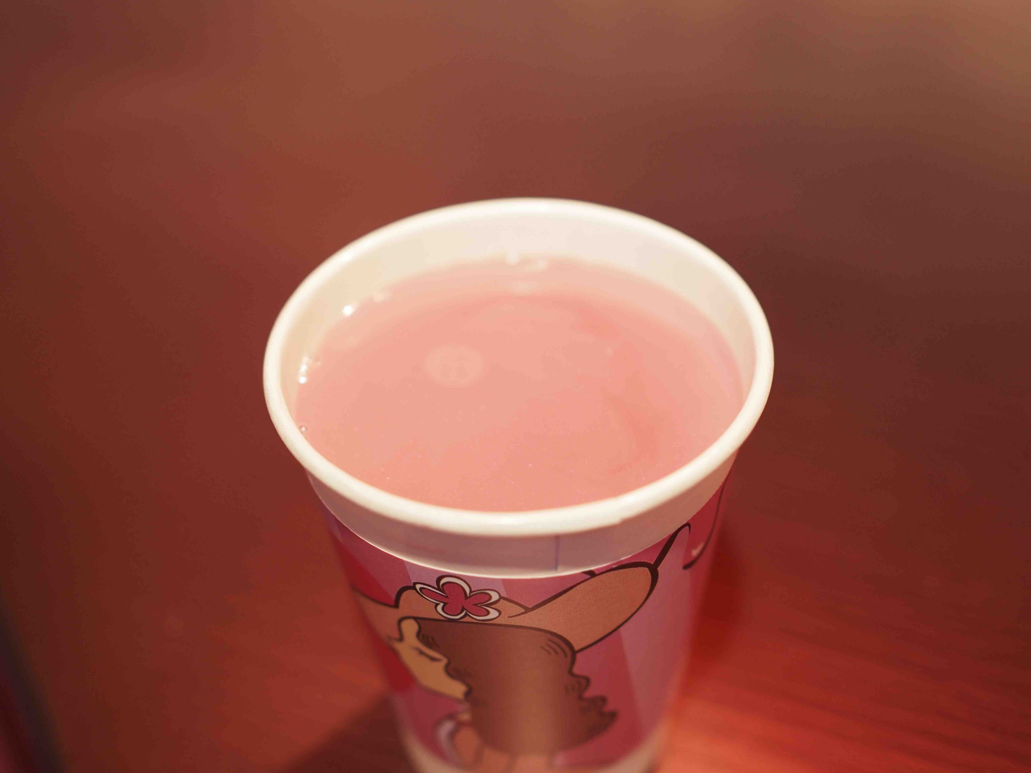  ​ドリンクはピンク色でかわいい！