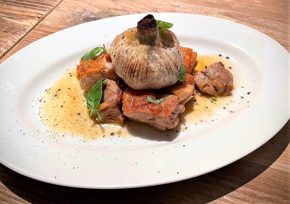 はかた地どりと丸ごと九大ニンニクのロースト