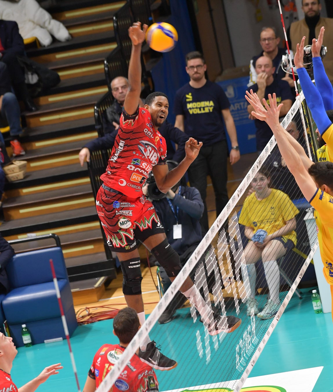 ▲ザムストパートナーのウィルフレド・レオン選手