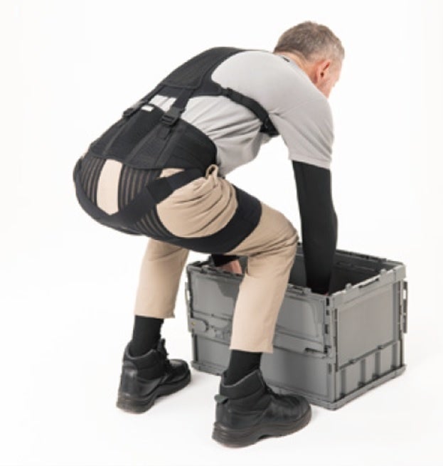 ▲動力を必要としないサポータータイプのアシストスーツ「アシストギア」