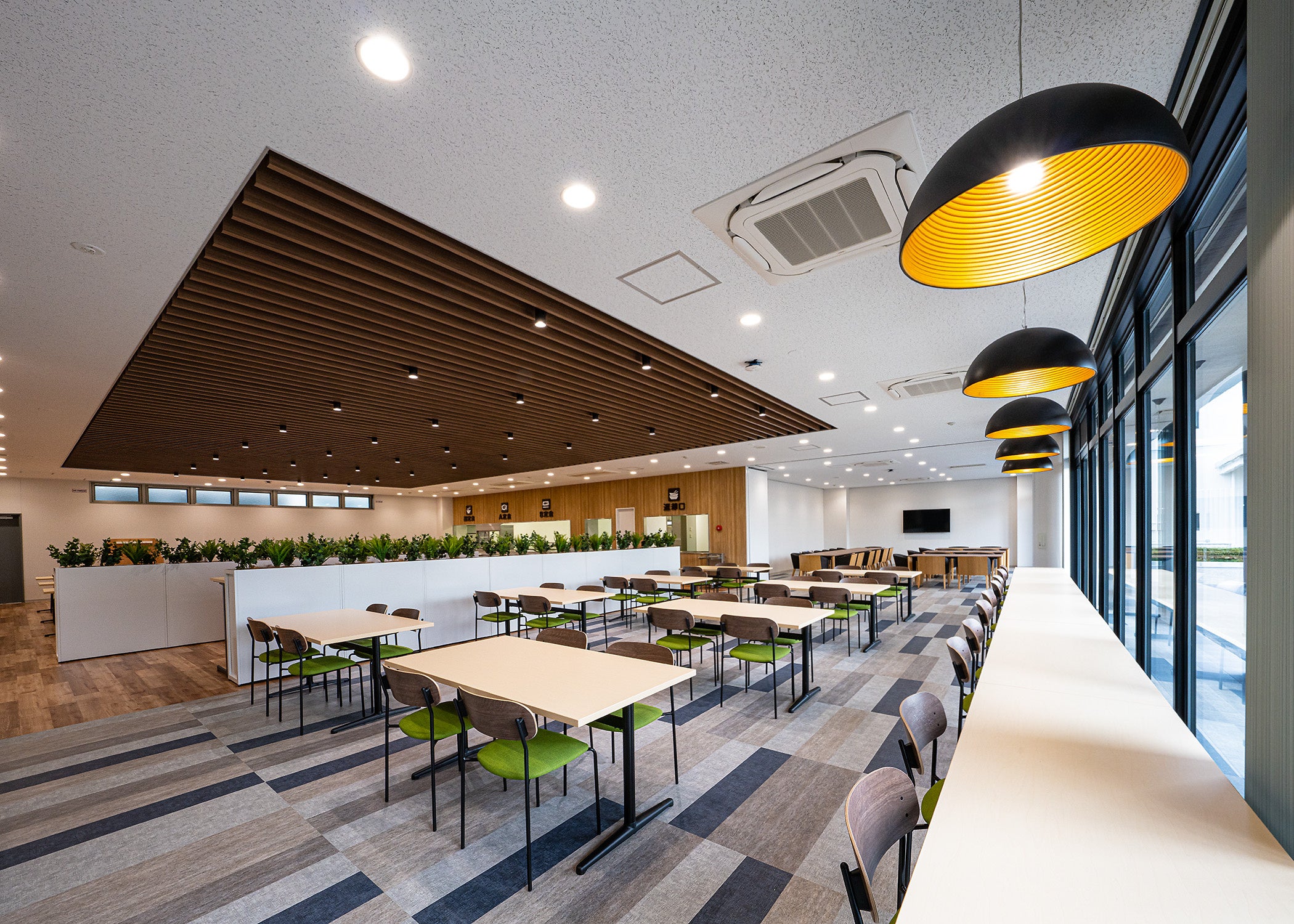 リフレッシュスペースを兼ねた食堂