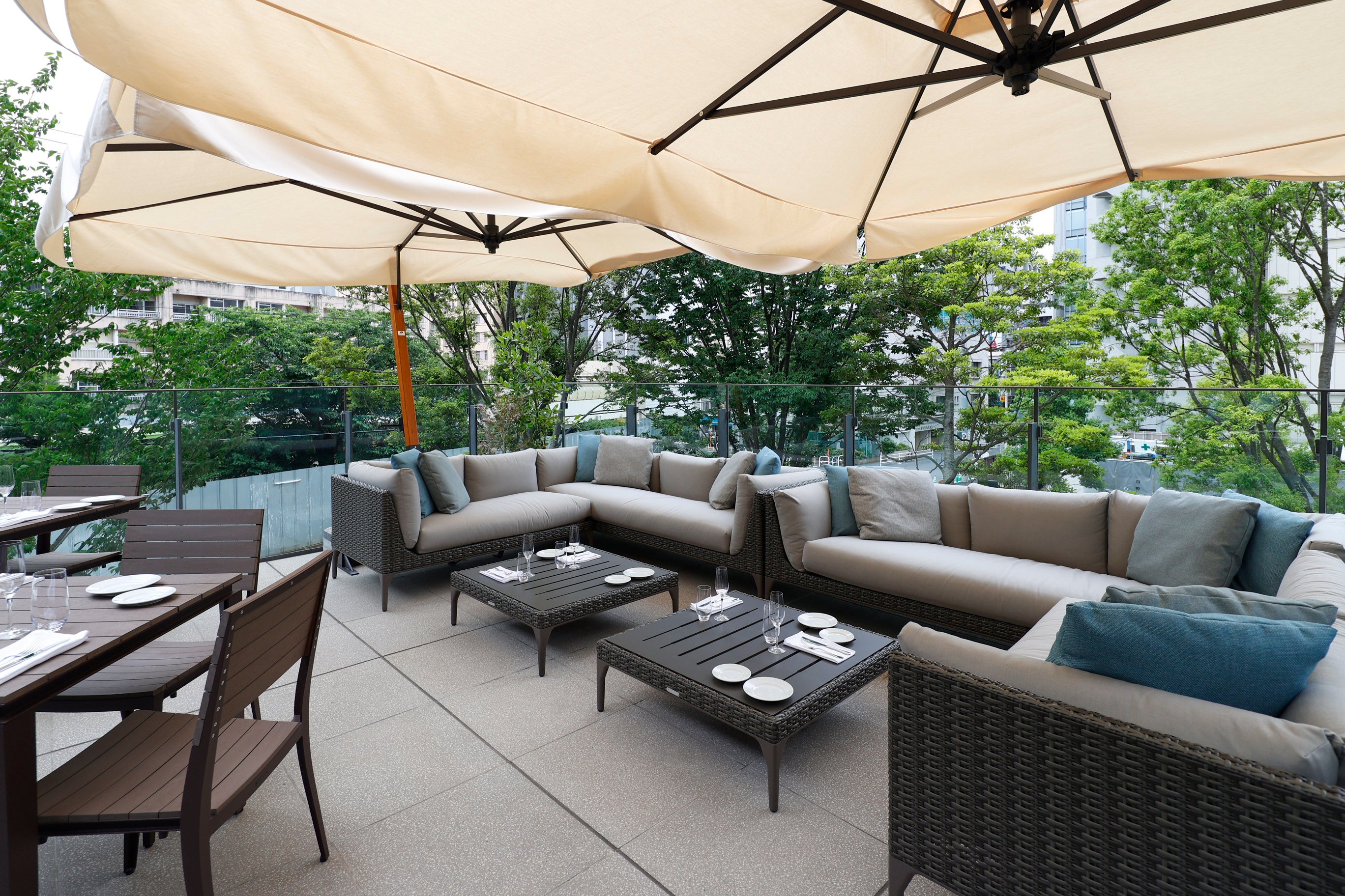 ＜テラス席　ペット同伴可＞