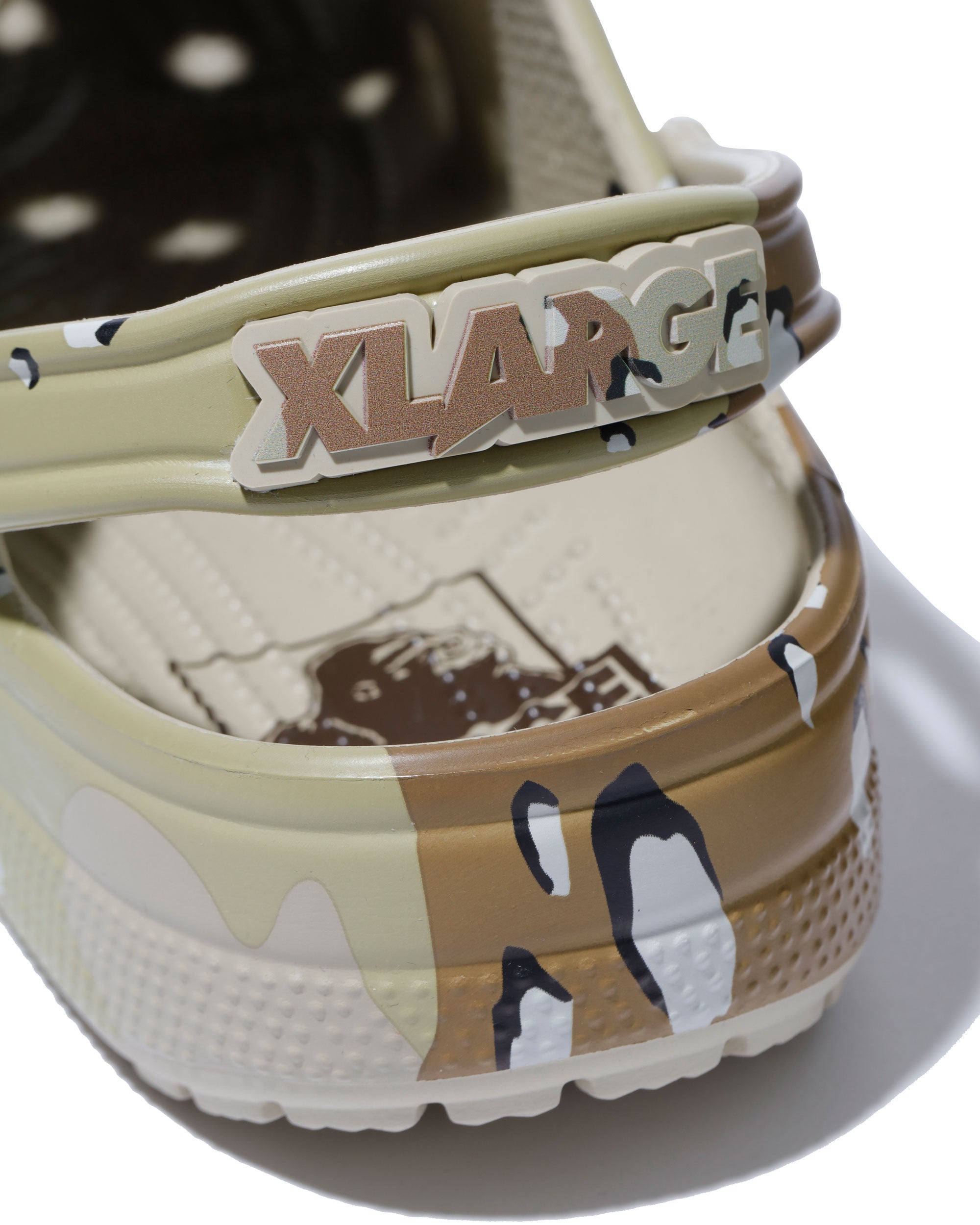 XLARGE」とクロックス™によるコラボレーションアイテムが10月12