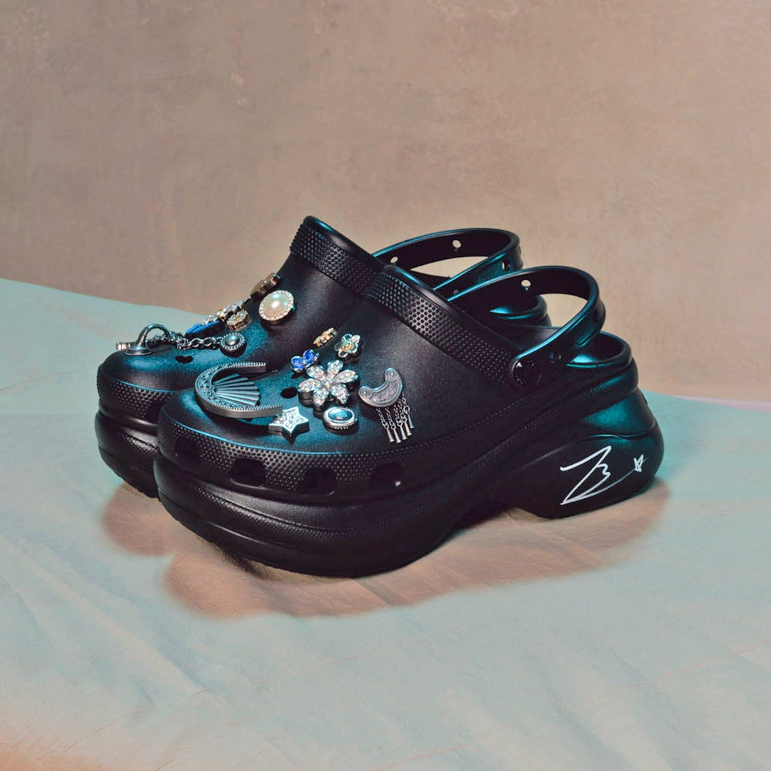 RIIZE - RISE & REALIZE (直筆サイン入り) クロックスジャパンアンバサダー「RIIZE」の直筆サイン入りクロッグが