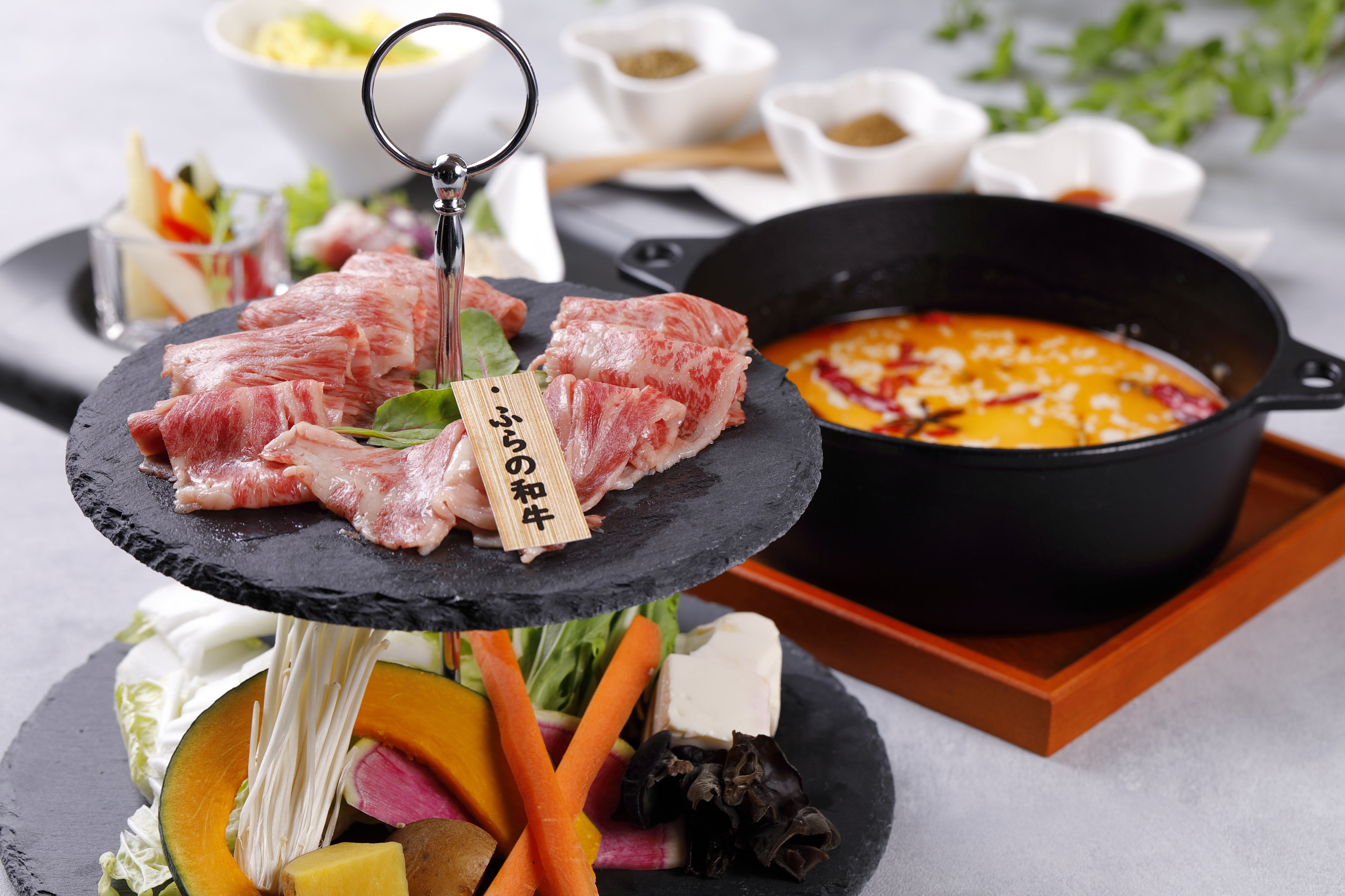 千歳Hot pot_ふらの和牛コース×白湯スープ 横写真