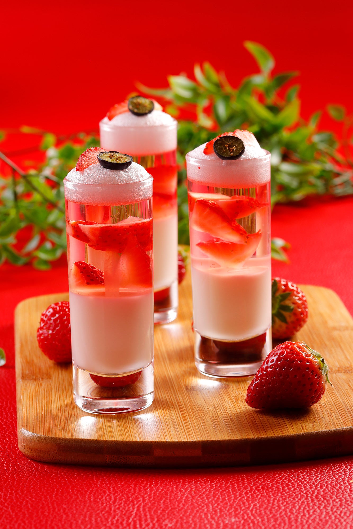 いちごとブラマンジェヨーグルト エルダーフラワージュレ