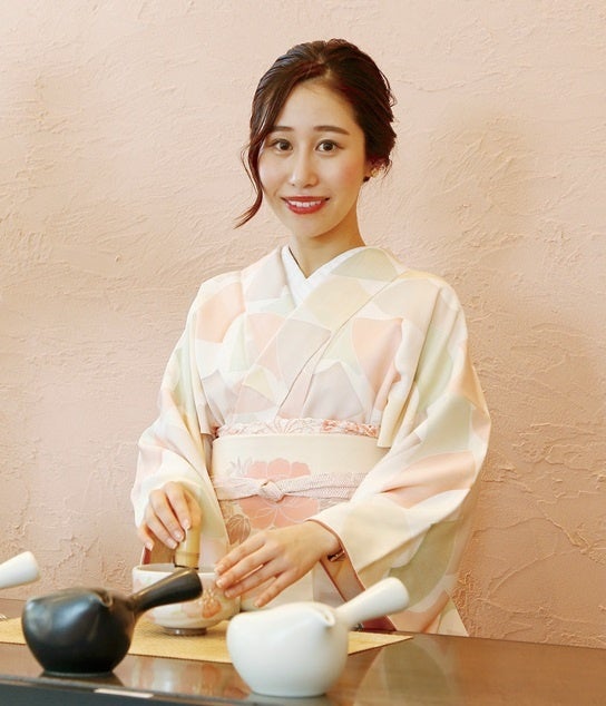 安原伶香氏　江戸中期創業　大三萬年堂13代目