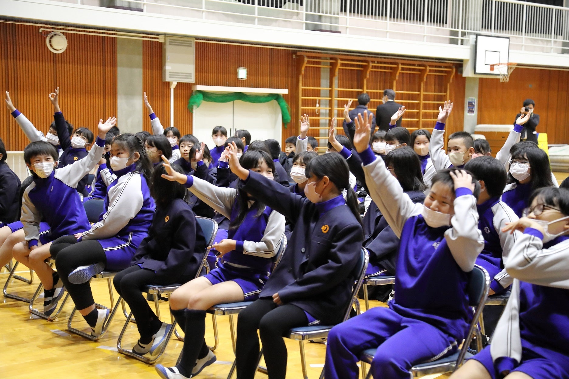 小学生向け環境教育プロジェクト「地球教室®2024」子どもたちと