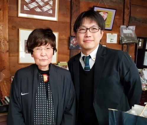 （左）会津型研究会 会長 冠木先生（右）荒川 広志（実行者）