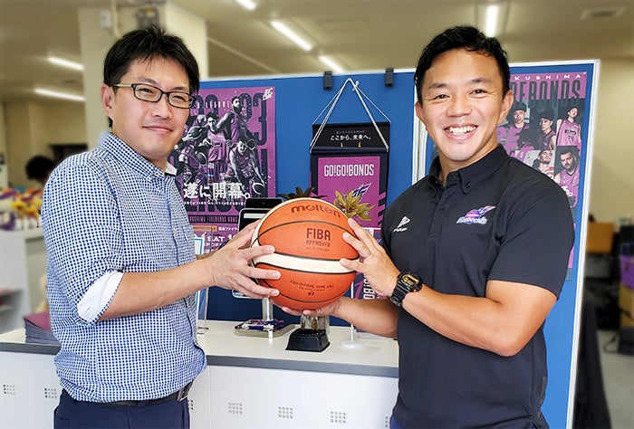 ▲(右)福島スポーツエンタテインメント株式会社 代表取締役社長　西田 創氏、(左)株式会社ユニフォームネット 代表取締役社長 荒川広志