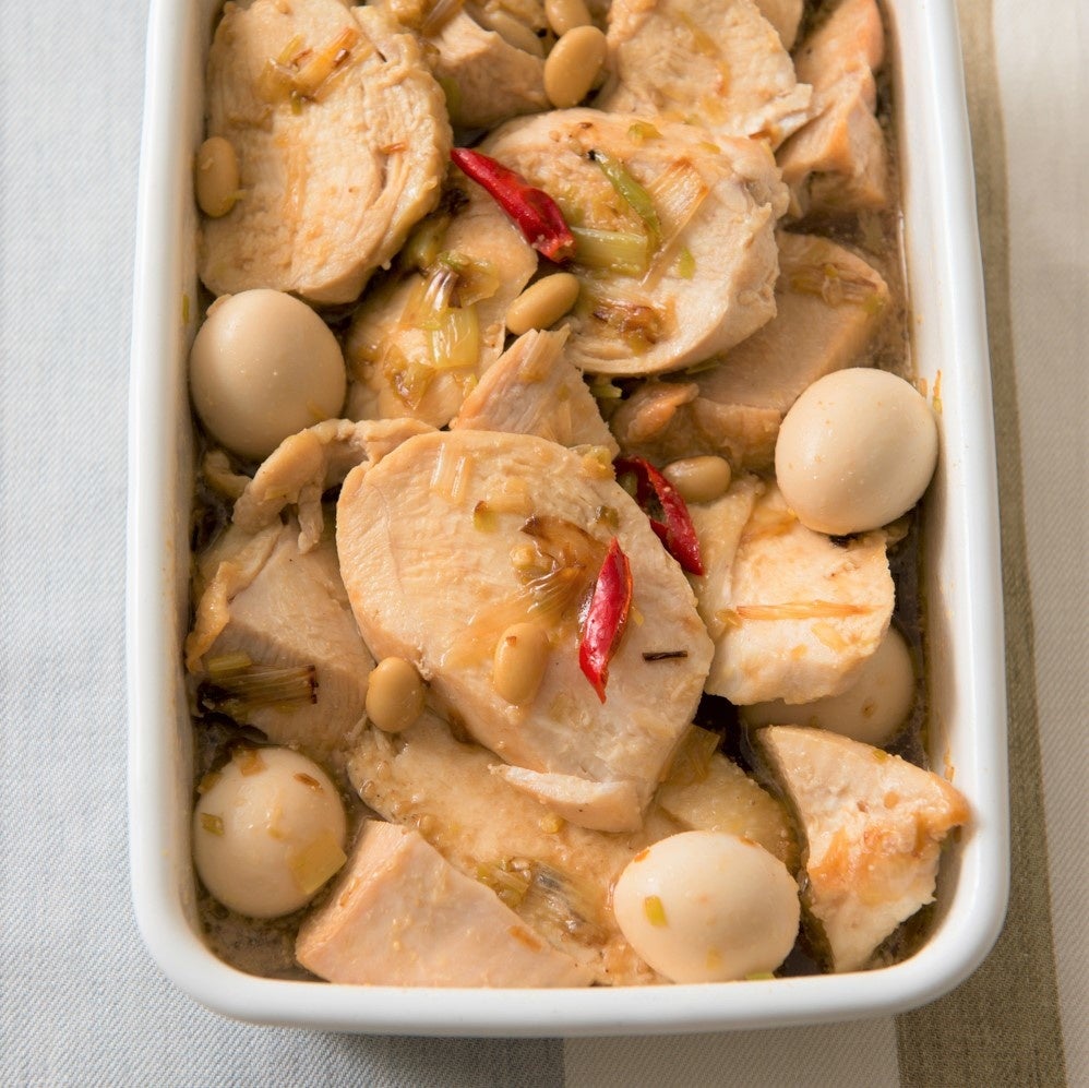 鶏むねと大豆、うずら卵の中華風ねぎごま漬け（p. 52） [全量 たんぱく質120.6g／糖質11.4g]