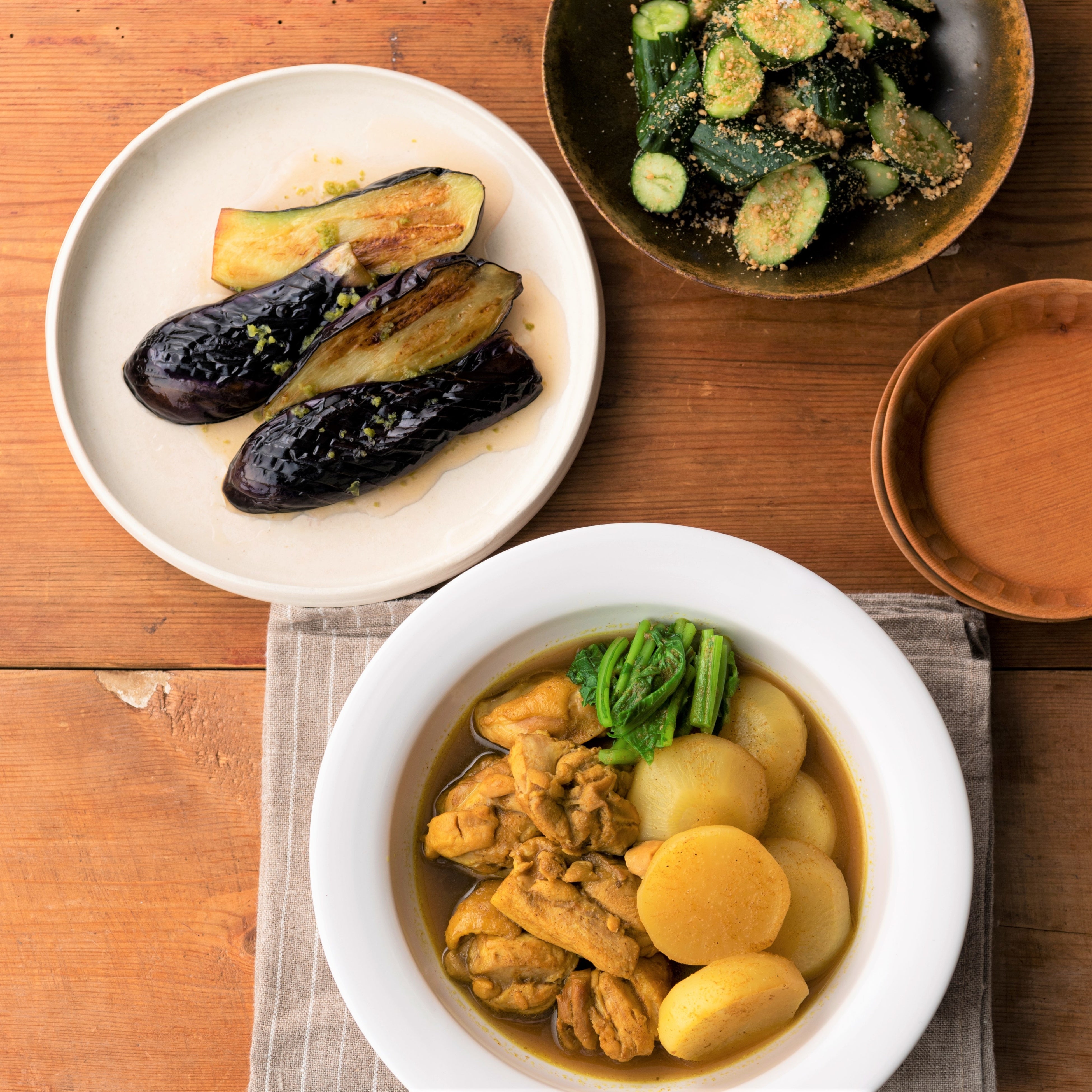 【作りおきもOK献立】 「鶏肉とかぶのカレー煮献立」 〈１献立（１人分）あたりの糖質：10.2ｇ、材料費299円〉　