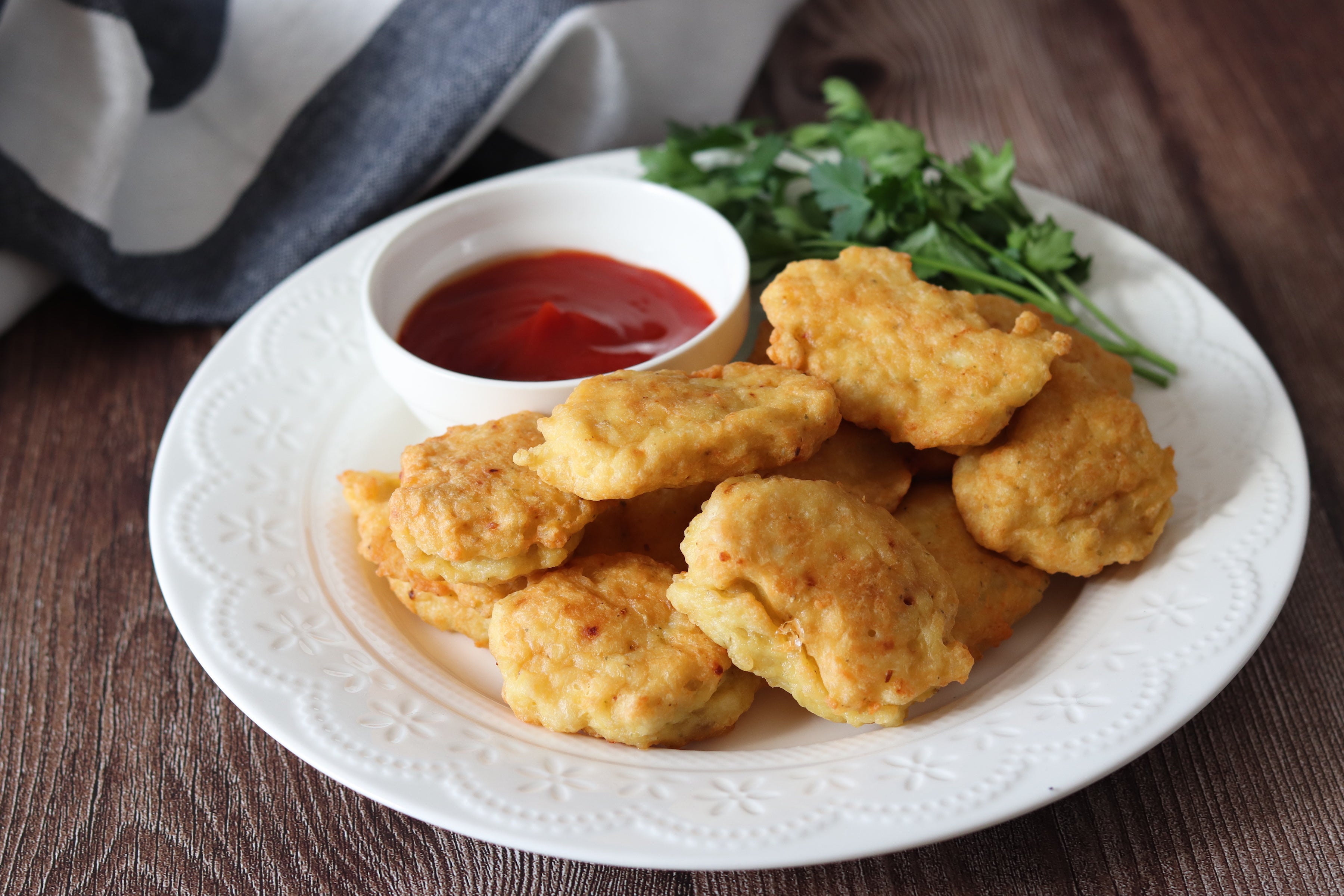 とうふ入りチキンナゲットはふわふわ食感で子供にも大人気！とうふの水きりも不要でラクラクです。