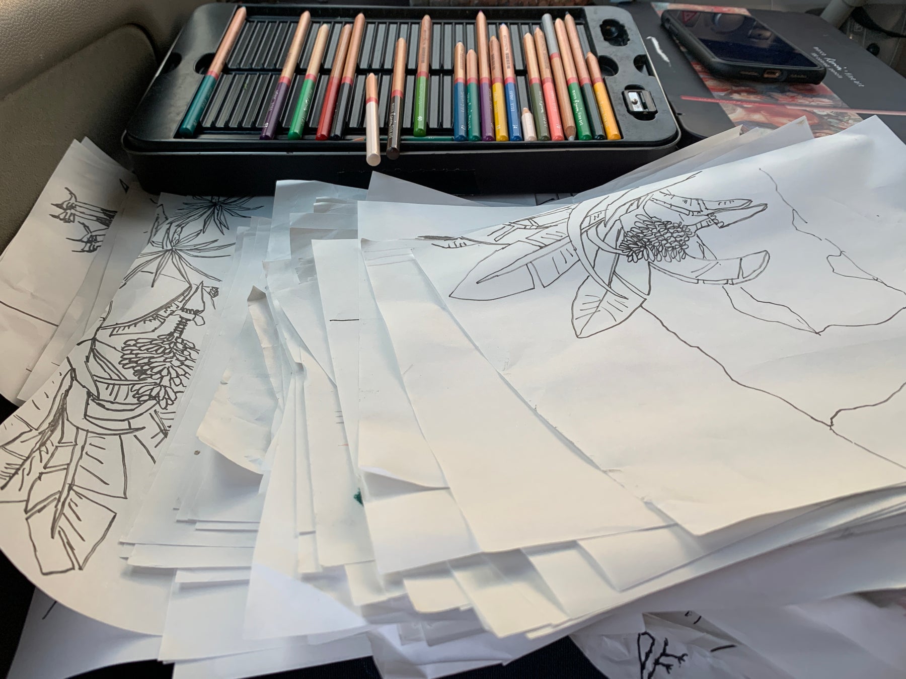 名嘉さんのアトリエは、車の中。