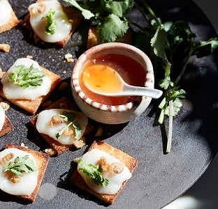 あとひきのバインラムイット  「ベトナムの地方で出会った味。言葉がまったく通じなかったので、とにかくベロで味を覚えて、帰ってから日本の材料で何度も試作したのよ」