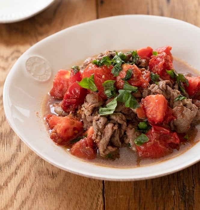 「和田家の牛トマ 嫁アレンジ」。和田家に100年伝わる「牛トマ」は平野レミさんの代表作で、和田さん流に和風にアレンジした。