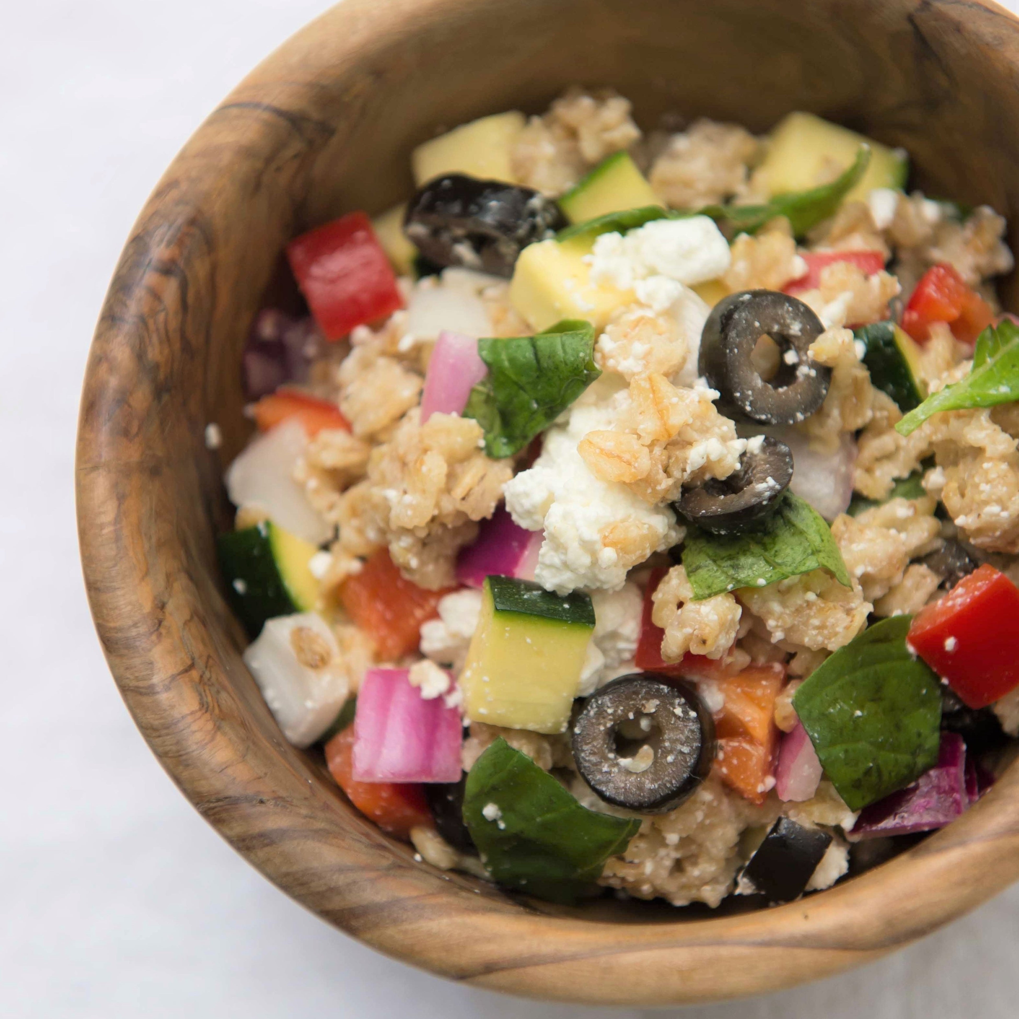 健康食材として話題のオートミールで、「こんな料理も作れるの？」と目からウロコのおいしいレシピを紹介