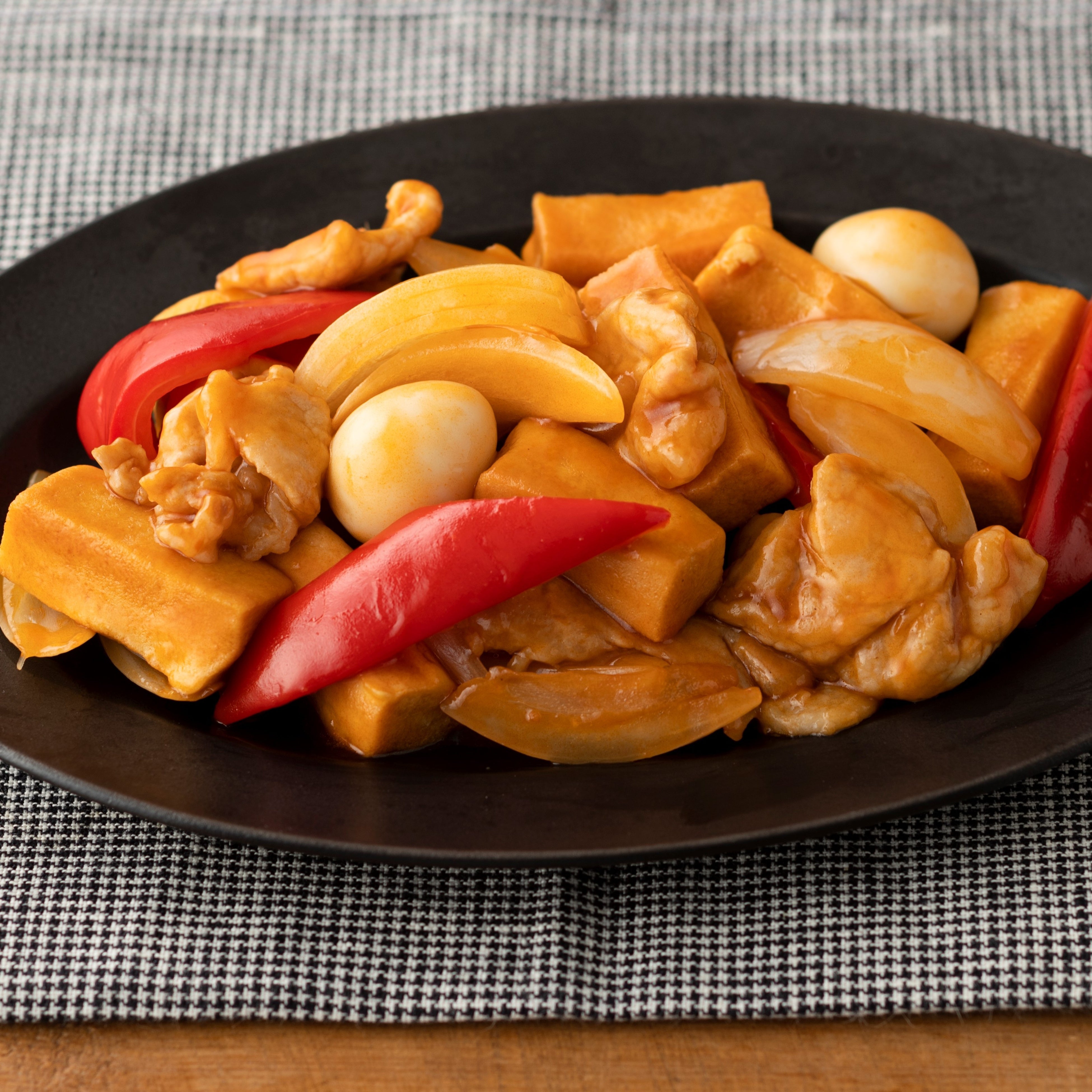 堀江ひろ子さん・ほりえさわこさん、沼津りえさん、検見﨑聡美さん、ほりえさちこさんが作る、旬の食材を使ったおかず