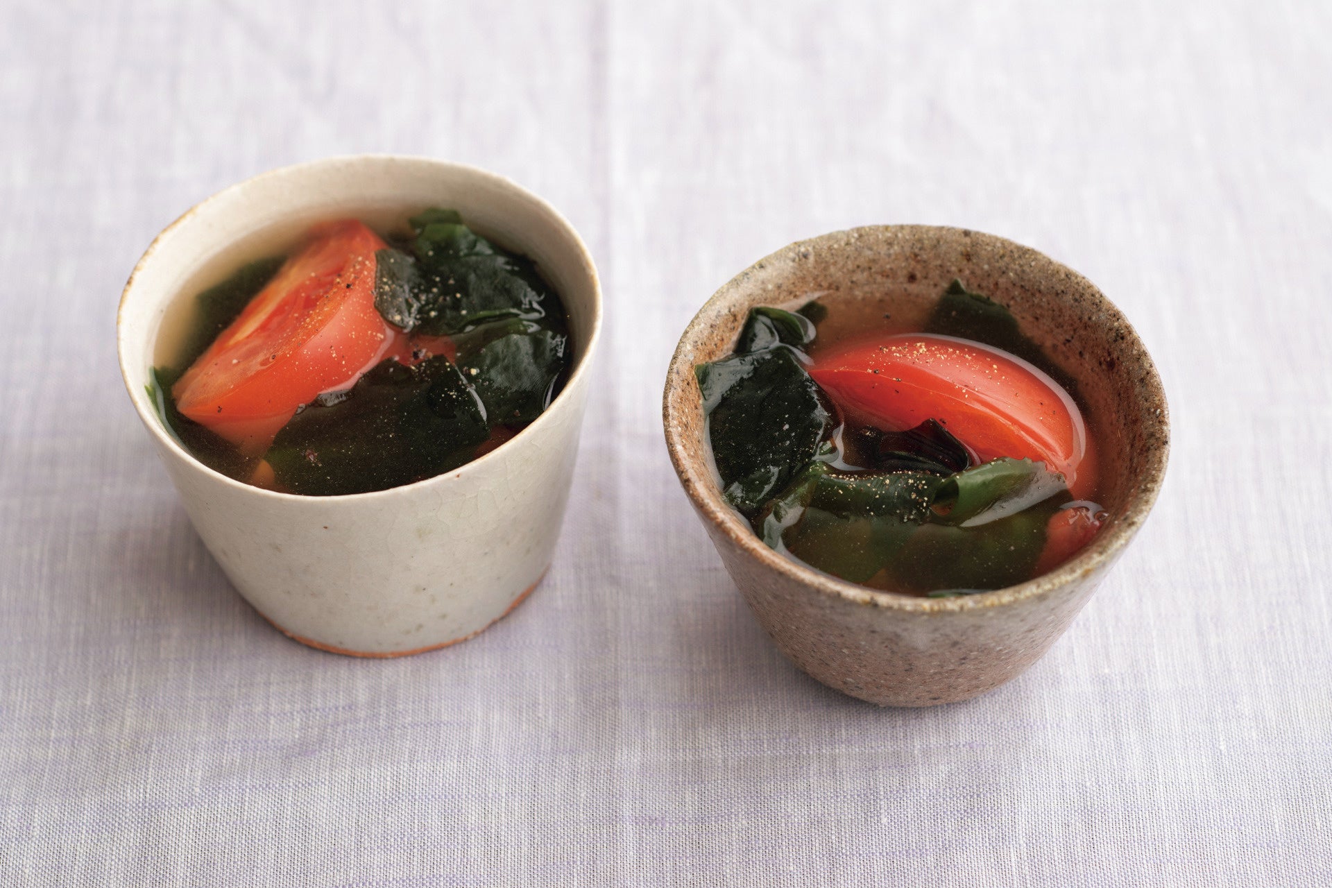 トマトとわかめの黒こしょうスープ