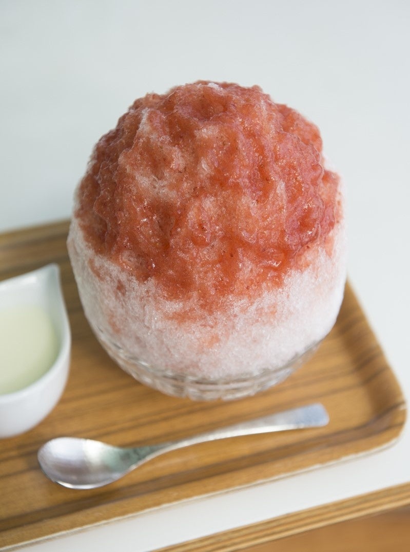 食べ進むにつれ、氷のなかからゼリーが出てくるので、表情が変わって飽きない。