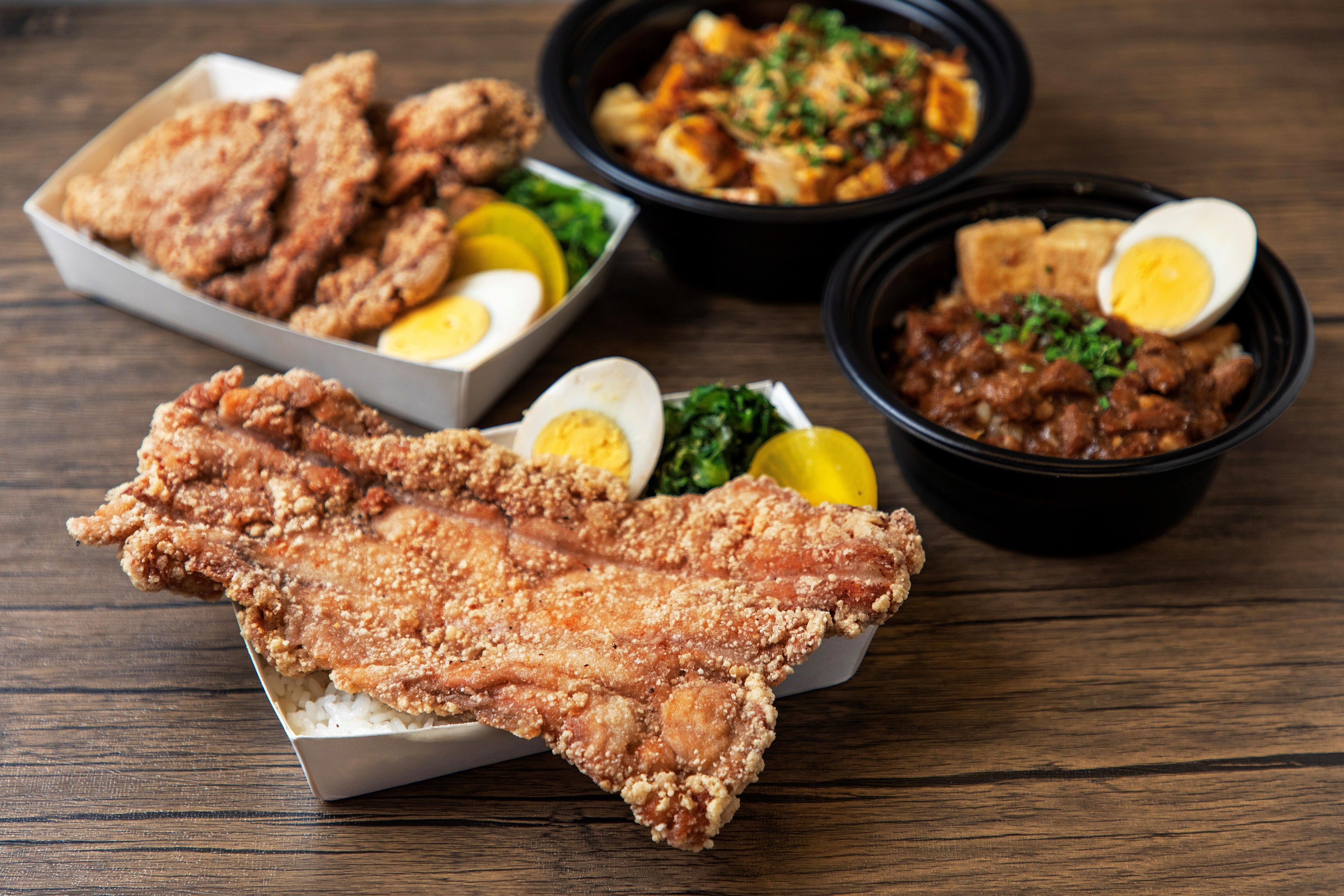 「大鶏排弁当／790円」、「魯肉飯／680円」、「麻婆飯／680円」 「排骨飯／780円」