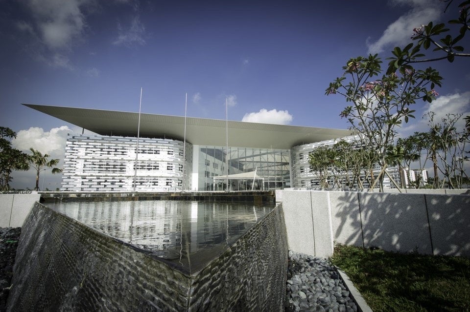 太陽光発電システムを設置する レディング大学（マレーシア）外観