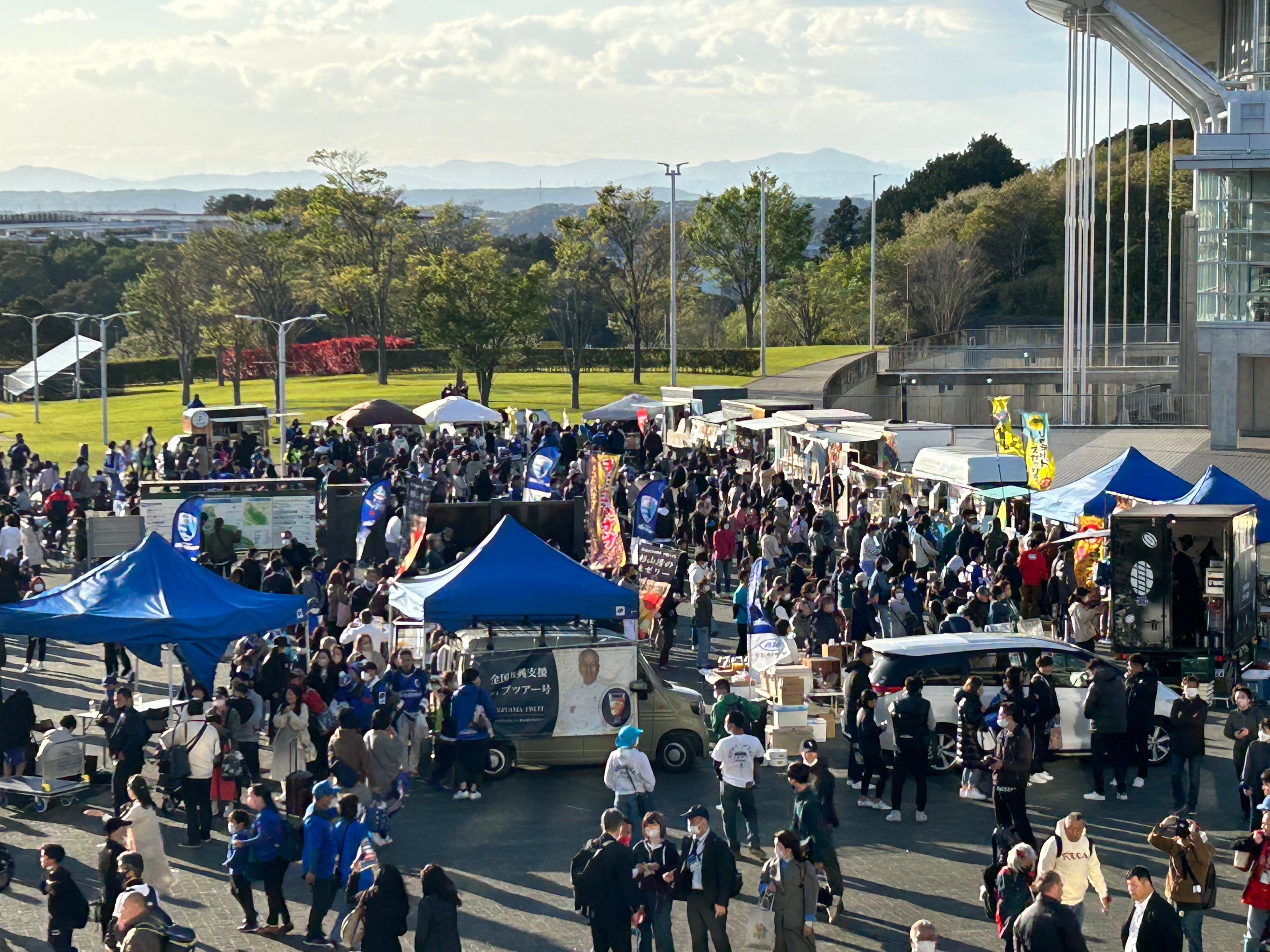 ホームゲーム時の飲食ブースの様子。「ごちクル」が出店する飲食店を一括管理。