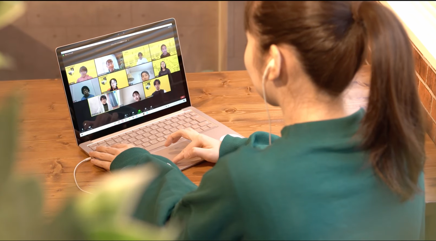 「リンガハッカーズ」スピーキング授業の受講風景