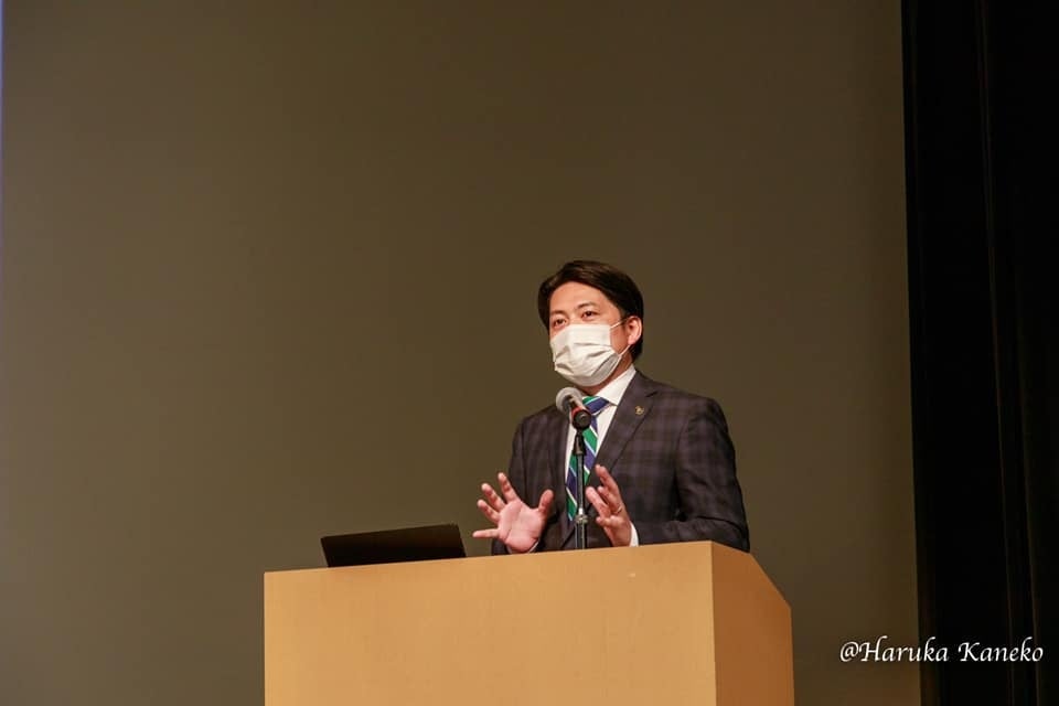 本公演のきっかけとなった2021年の柴橋市長とJPSAのコラボ講演会