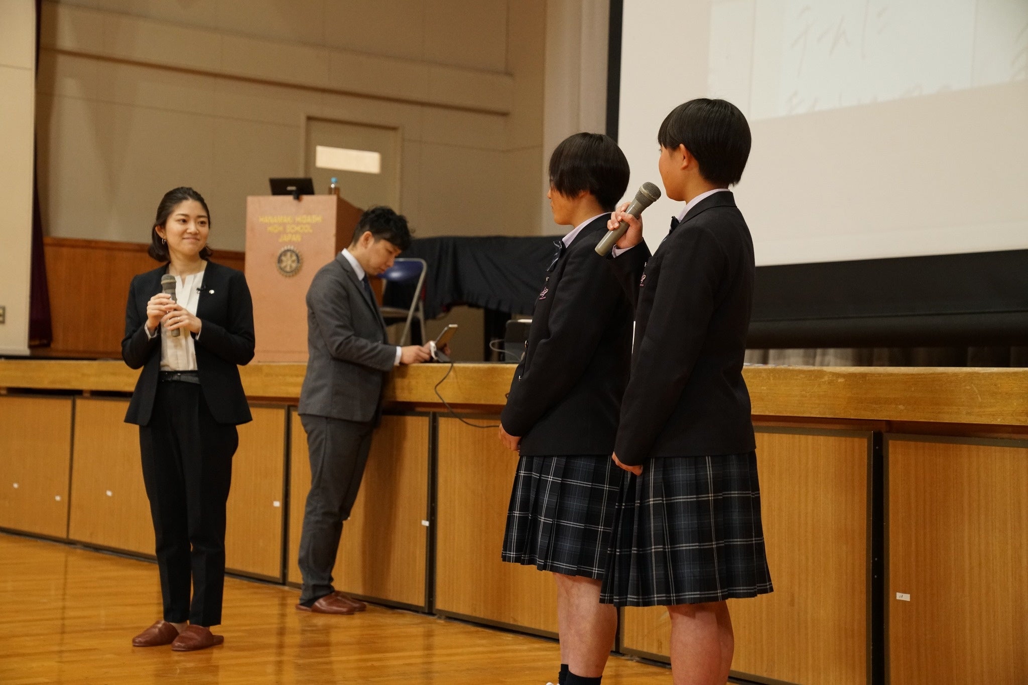 手帳の活用方法を教えてくれた新3年生