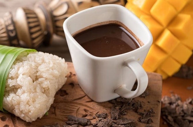 フィリピンの伝統的なココア「シクワーテ」