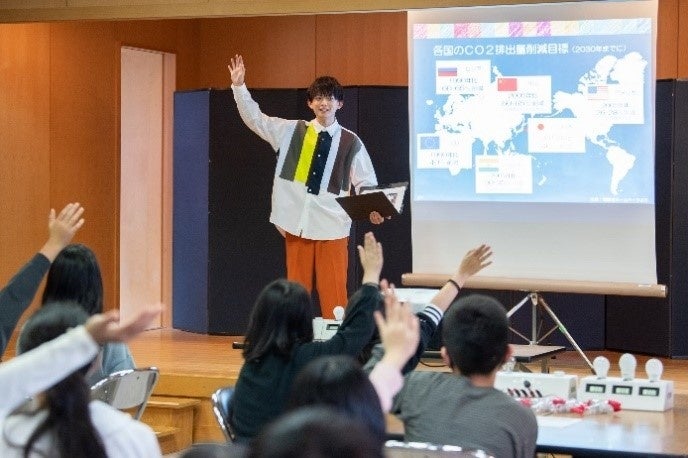 松丸亮吾さんによる特別授業の様子