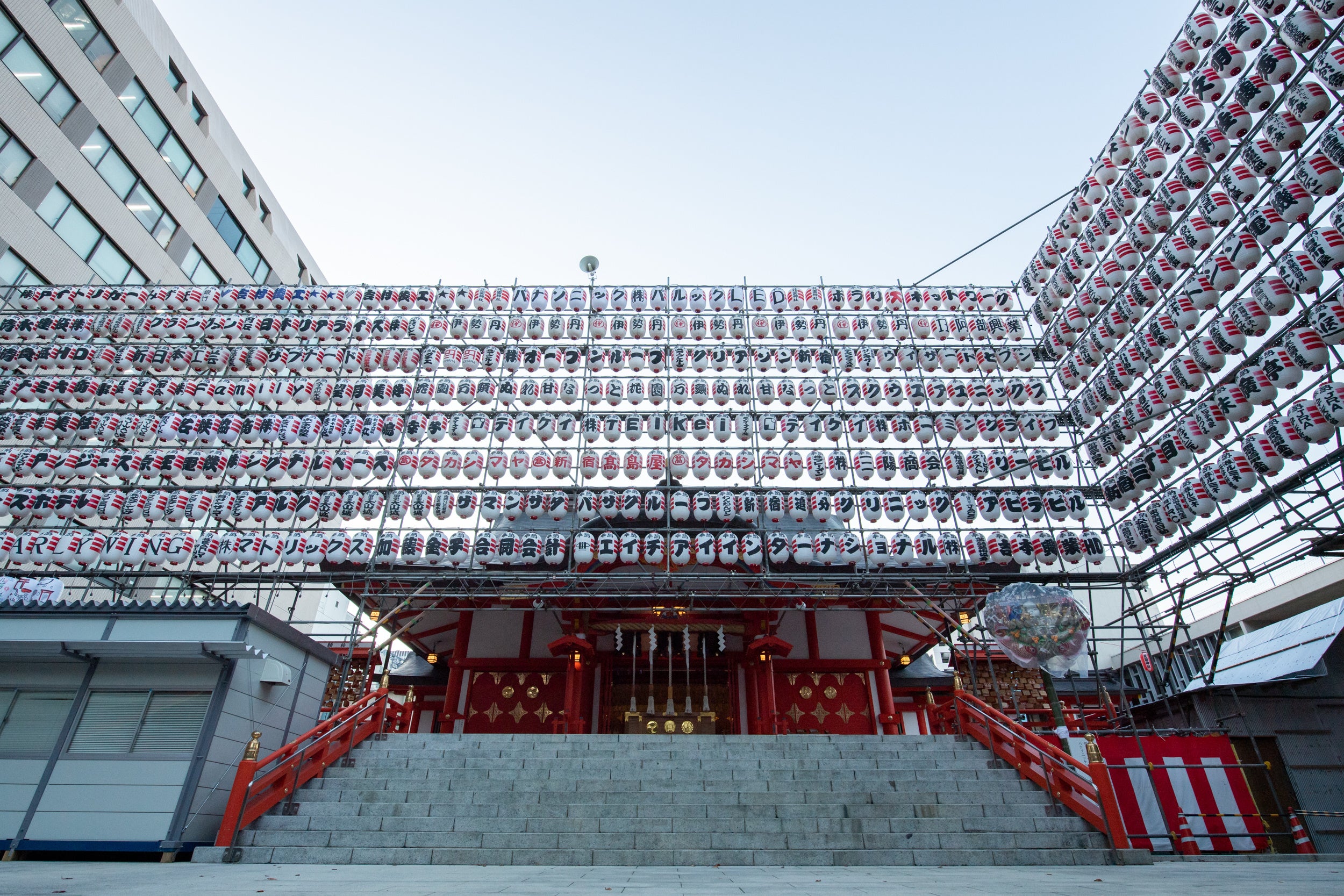 花園神社（点灯前）