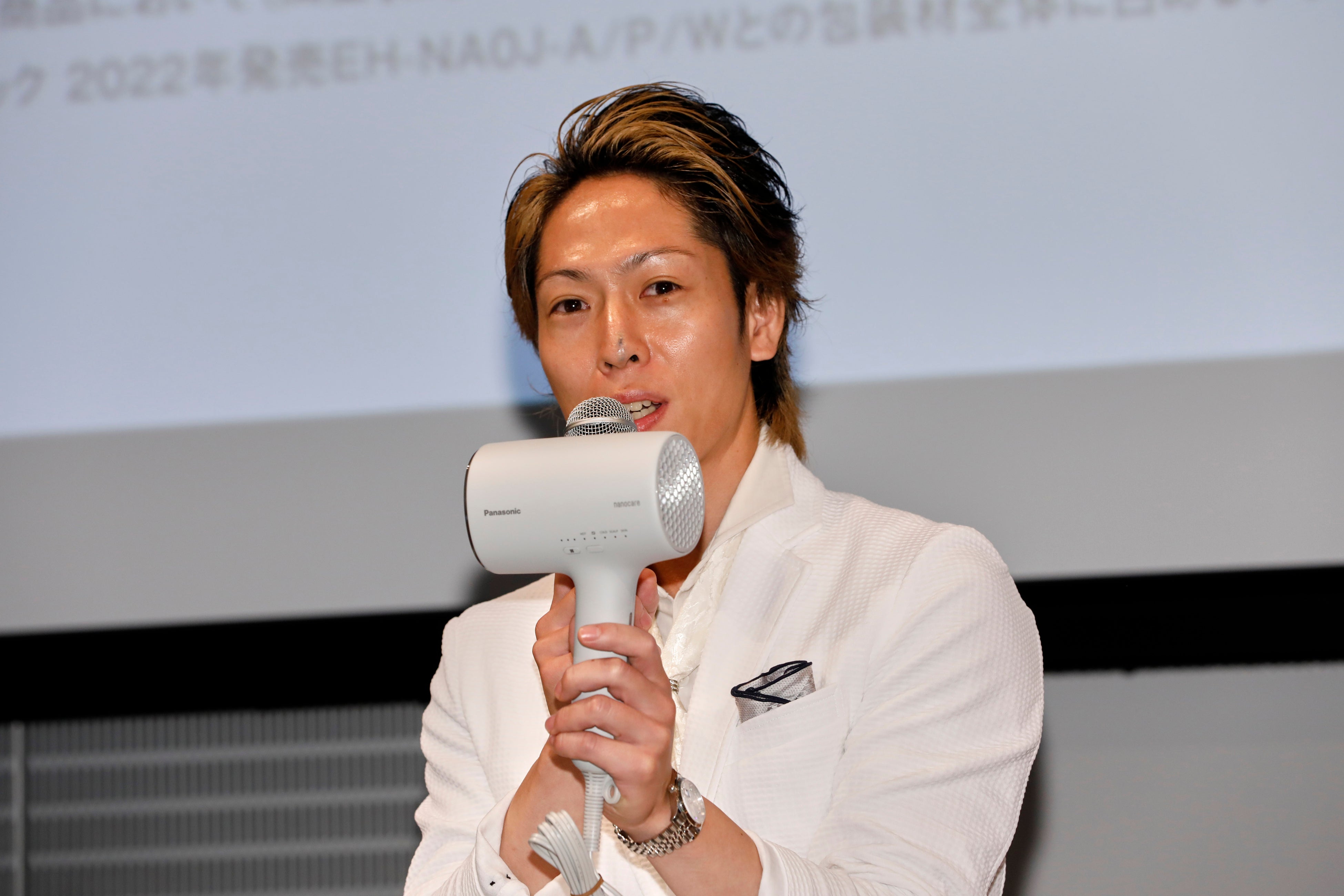 ビューティ・パーソナルケア事業部　ヘアケア商品企画課　中尾