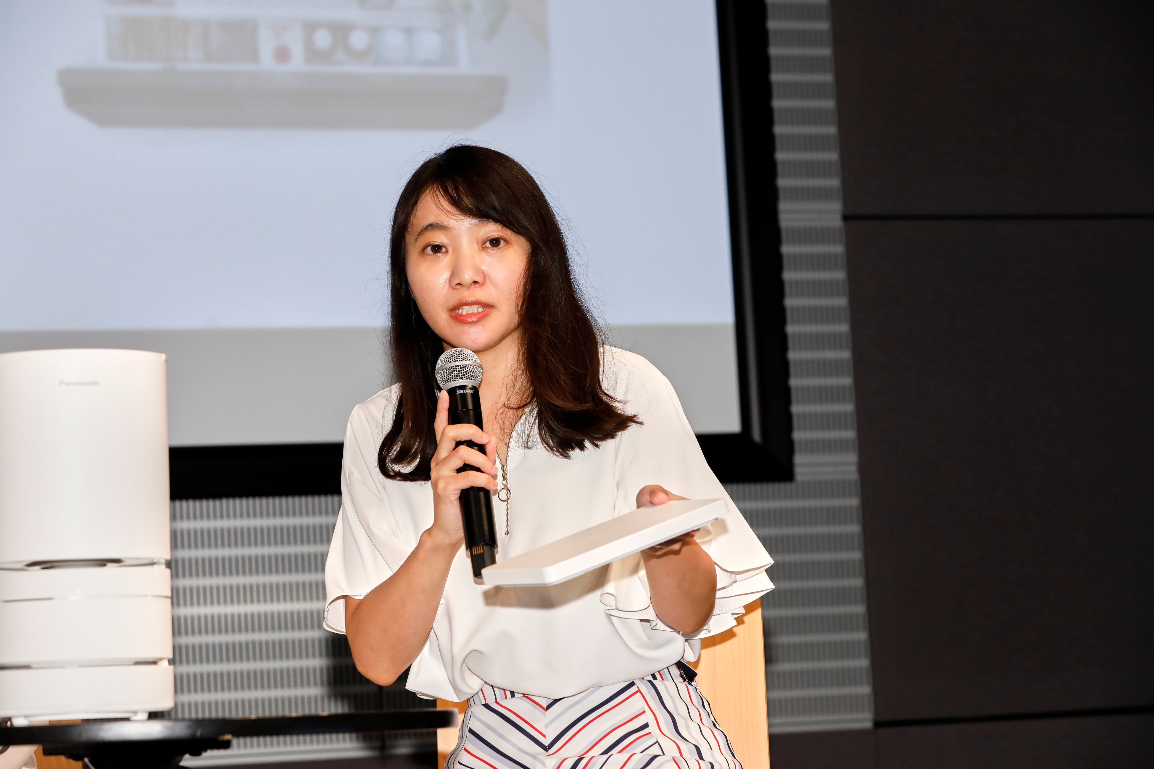 キッチン空間事業部　冷凍庫商品課　森田