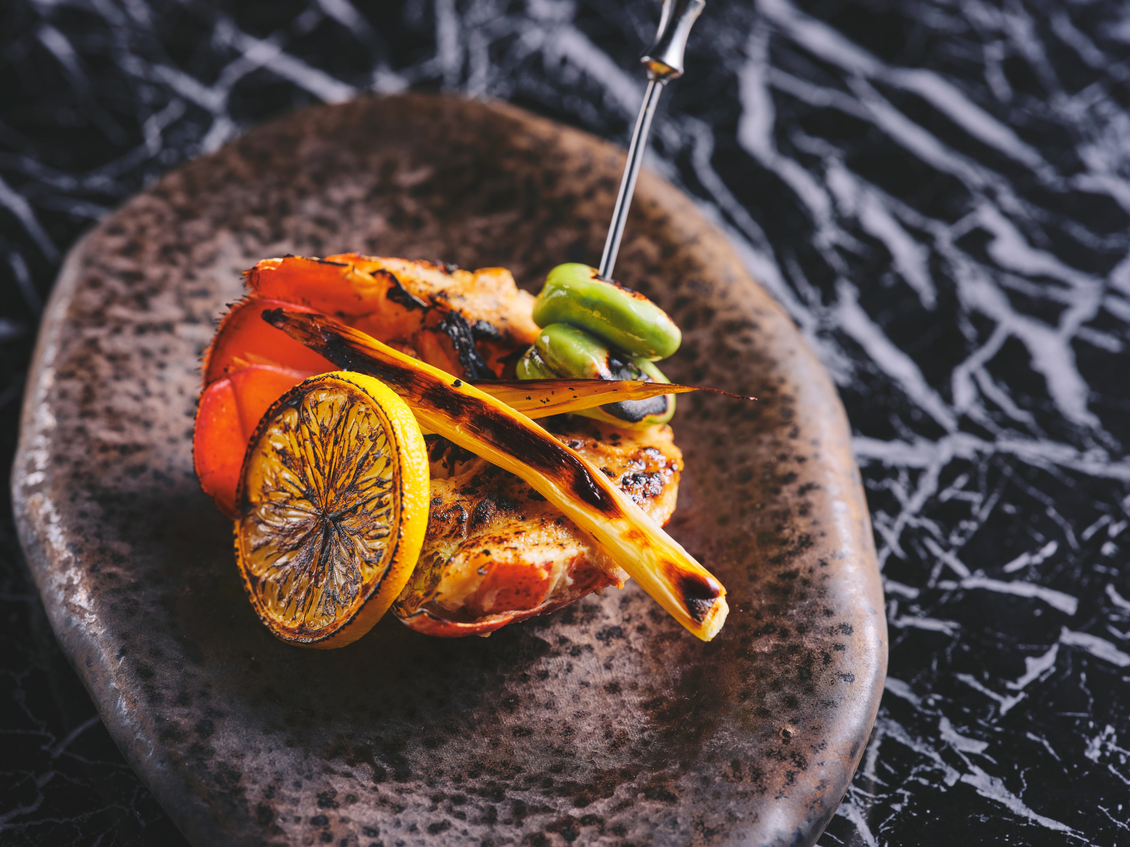 「ロブスターテールの薪焼き、西京味噌とレモングレーズ 」