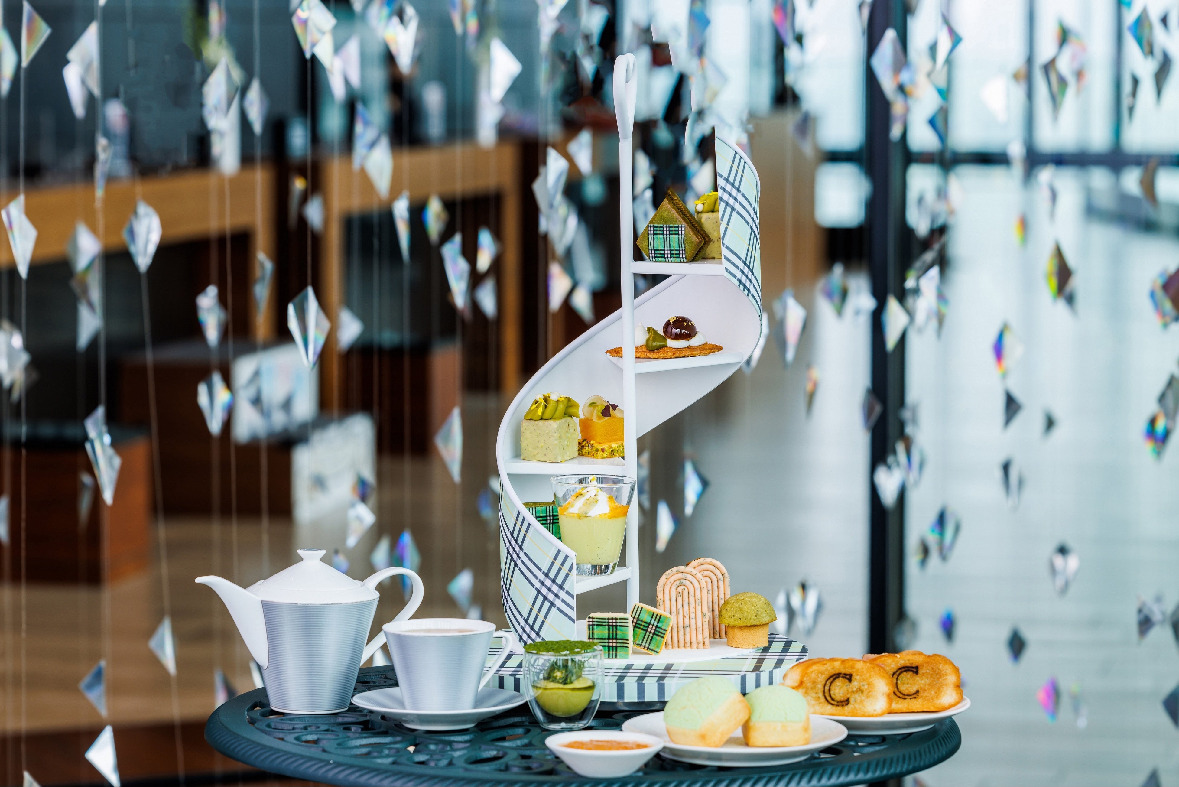 直井真奈美 ケーキスタンド 白磁 艶なし 未使用 直井真奈美 ケーキ