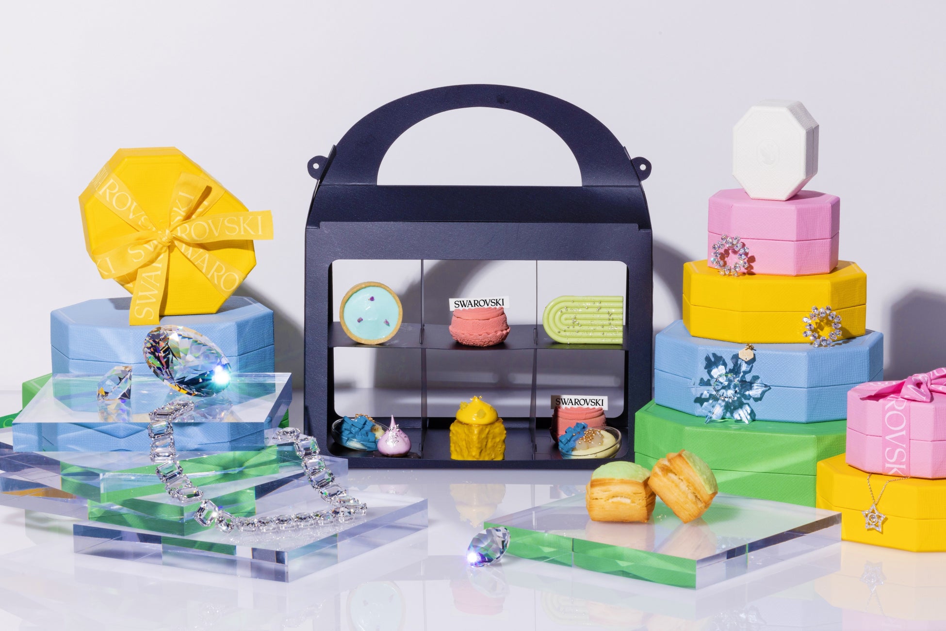 「コンラッドアフタヌーンティー  with Swarovski」テイクアウト