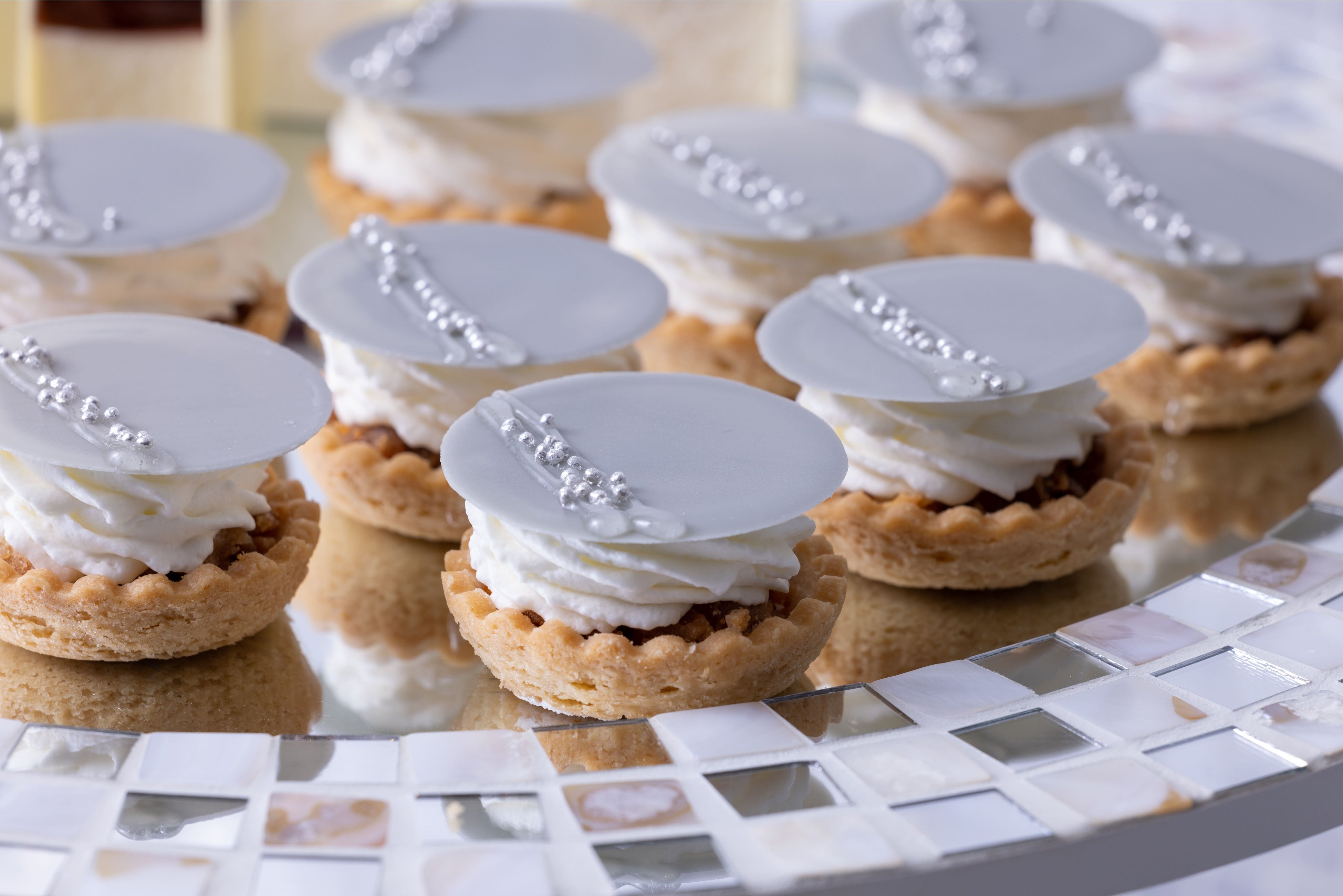 ドライフルーツとナッツのタルト バニラクリーム