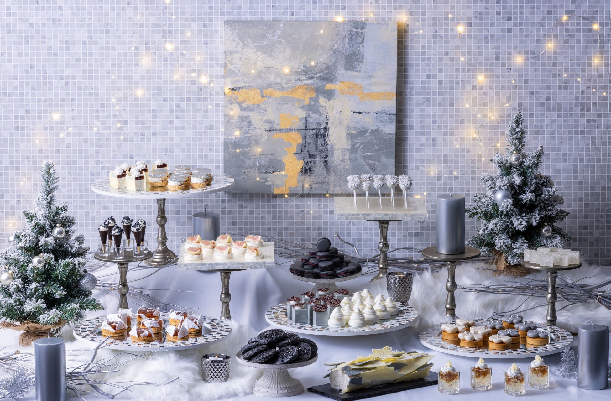 「Indulge in Silver(インダルジ・イン・シルバー)」ホリデースイーツビュッフェ