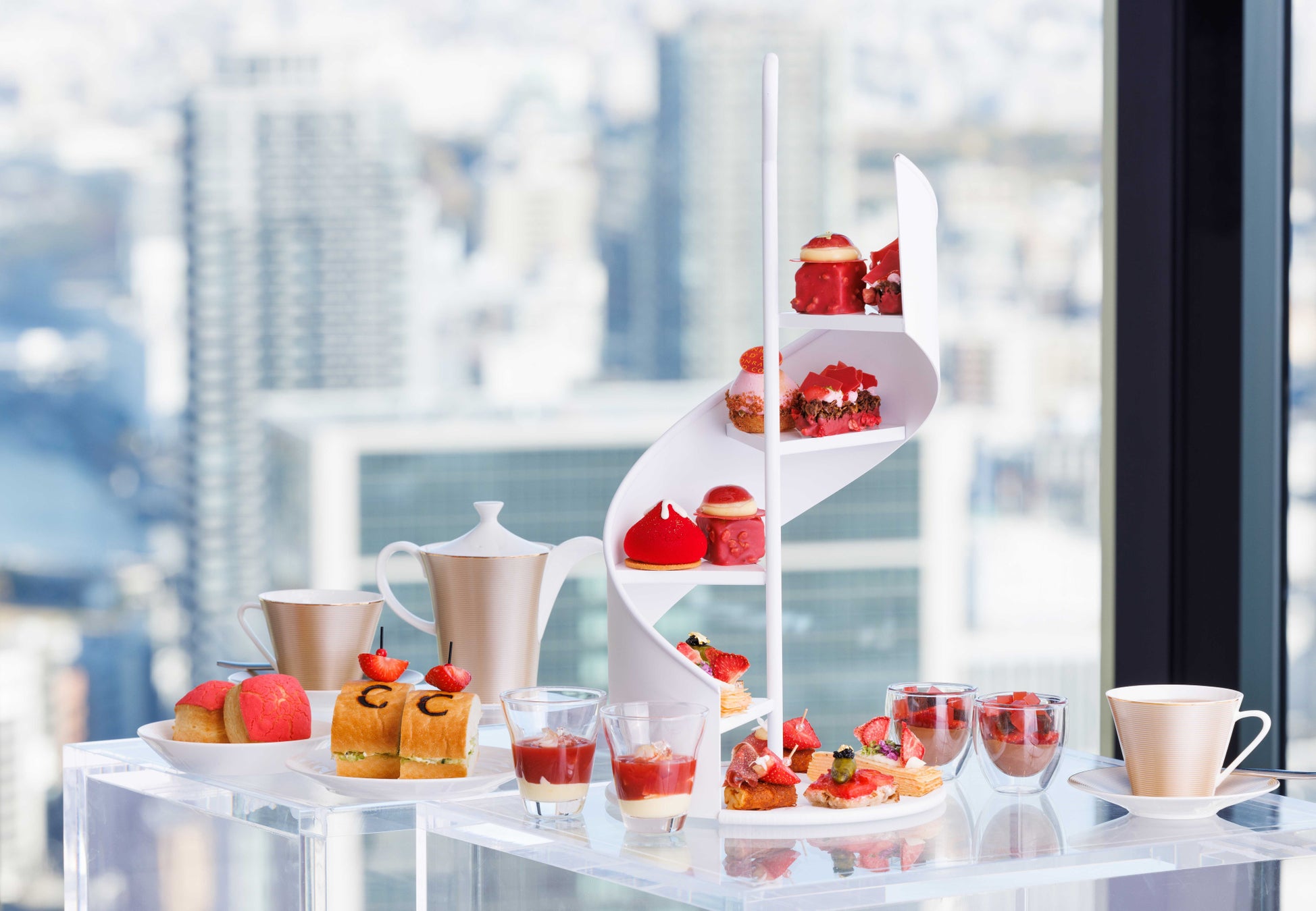 「ショコラ・フレーズ」ストロベリーアフタヌーンティー