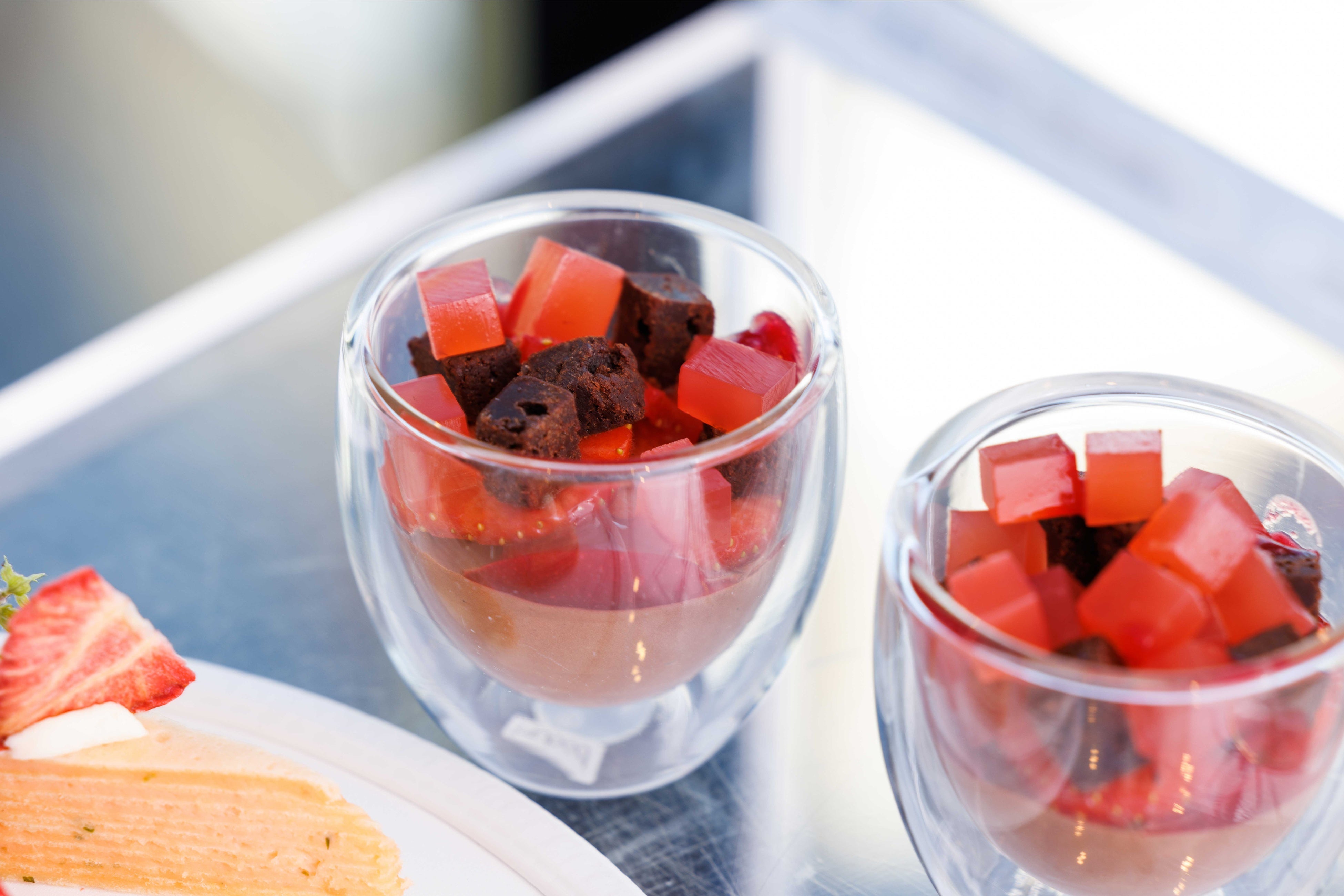 濃厚チョコレートムース、ストロベリーブラウニー、ストロベリー寒天