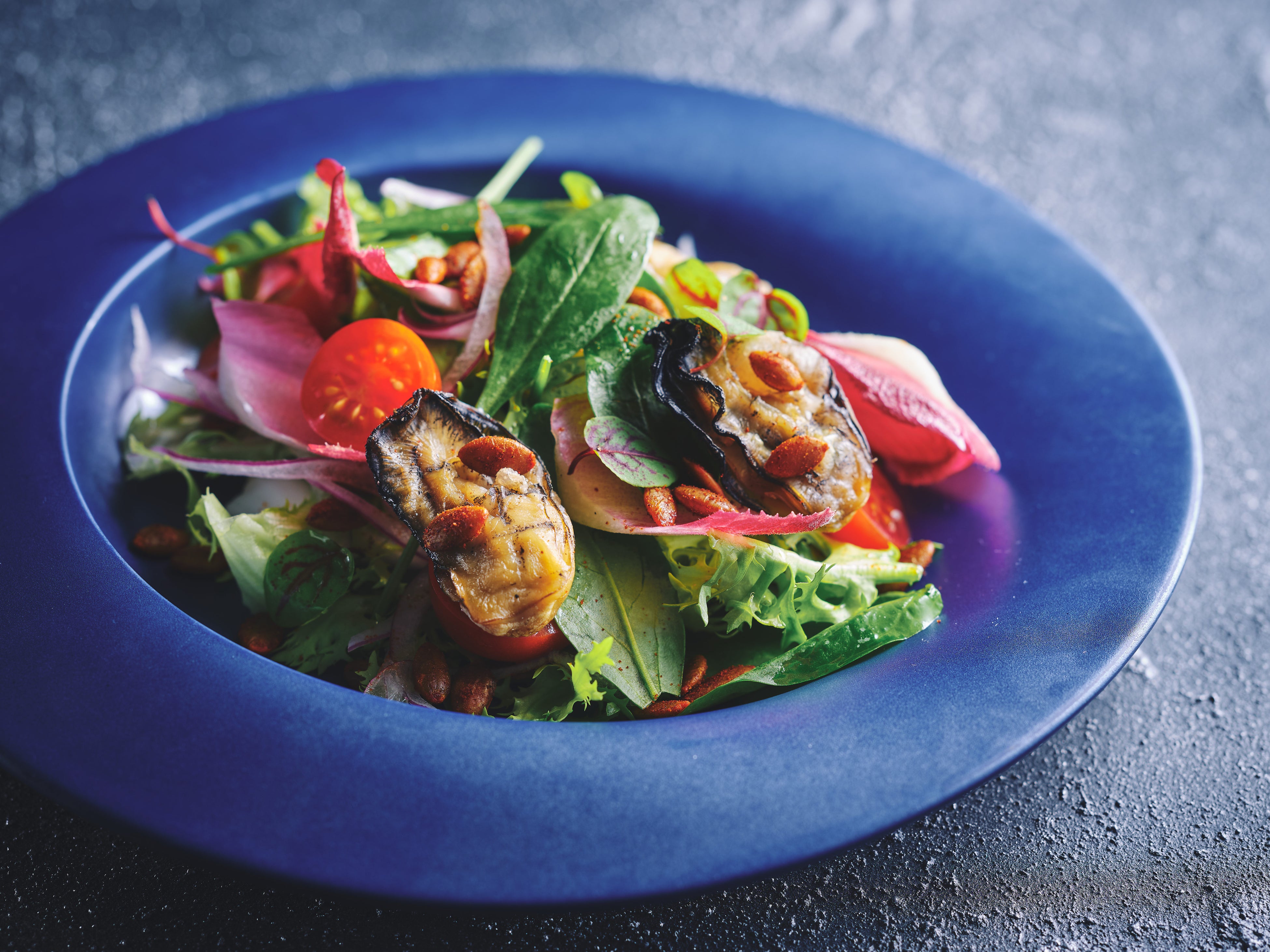 スモークオイスターサラダ